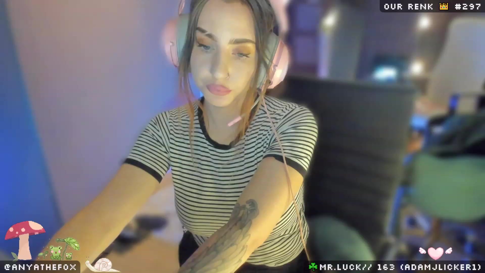 Gallery image thumbnail from Titcoin's myfreecams stream on, 03/31/2023, 07:22 image 16 of 20
