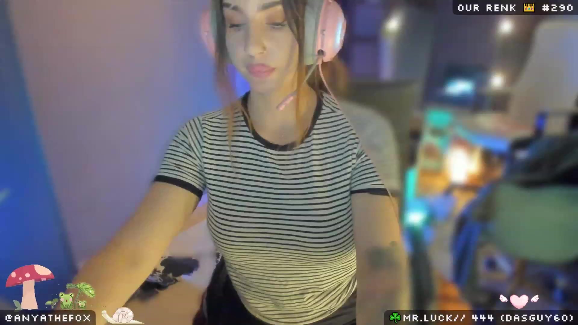 Gallery image thumbnail from Titcoin's myfreecams stream on, 03/31/2023, 08:40 image 9 of 20