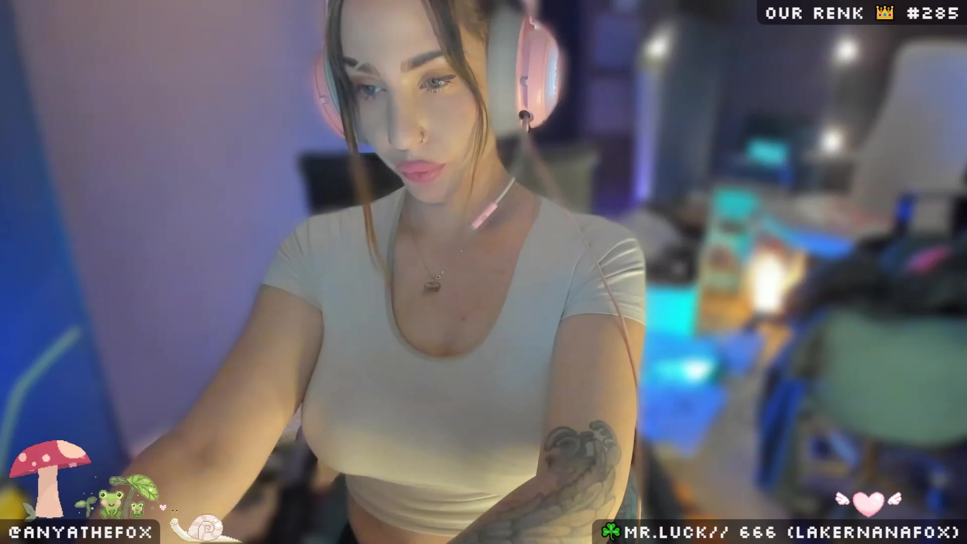 Gallery image thumbnail from Titcoin's myfreecams stream on, 04/01/2023, 08:37 image 6 of 20