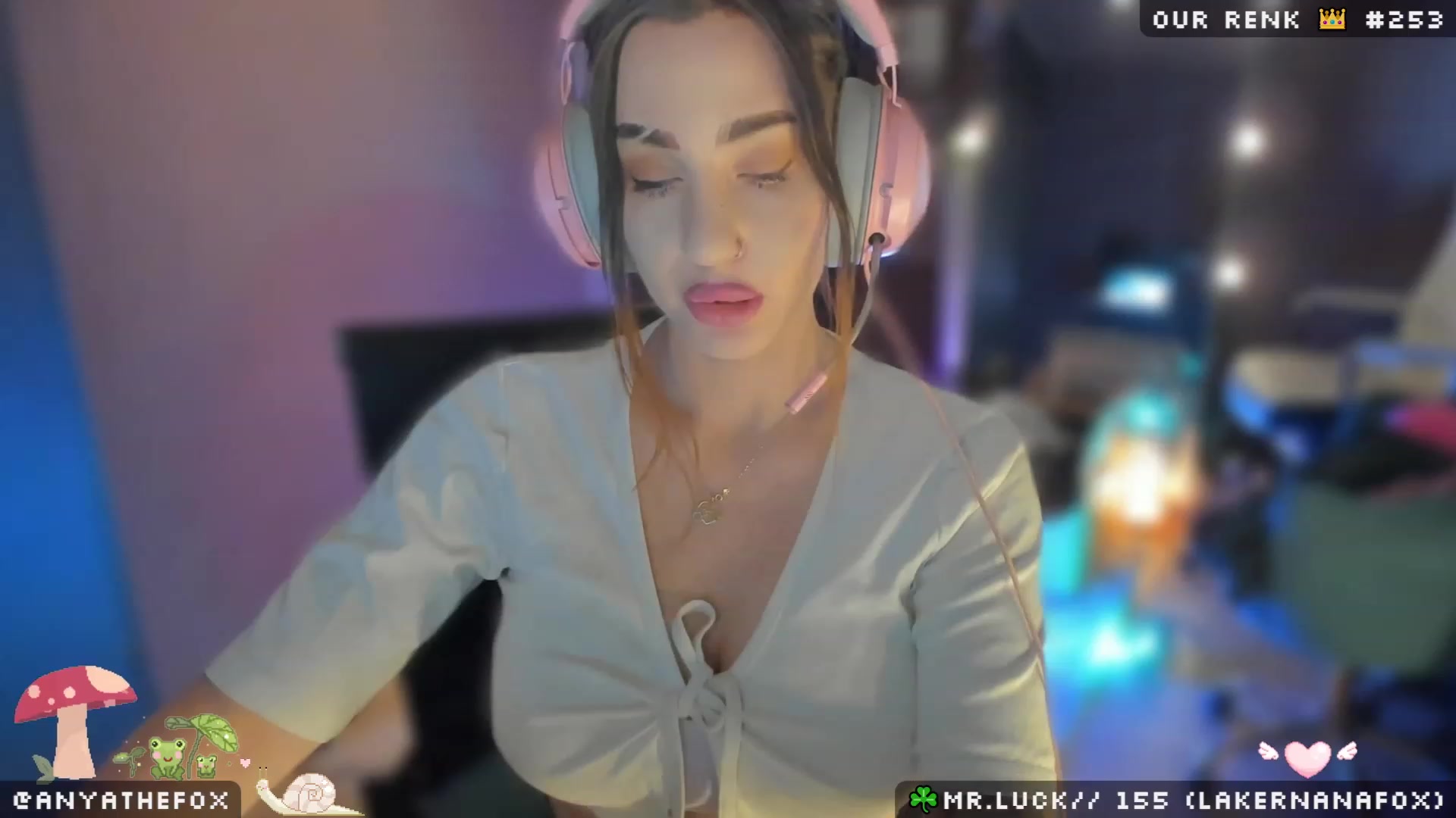 Gallery image thumbnail from Titcoin's myfreecams stream on, 04/03/2023, 05:55 image 1 of 20