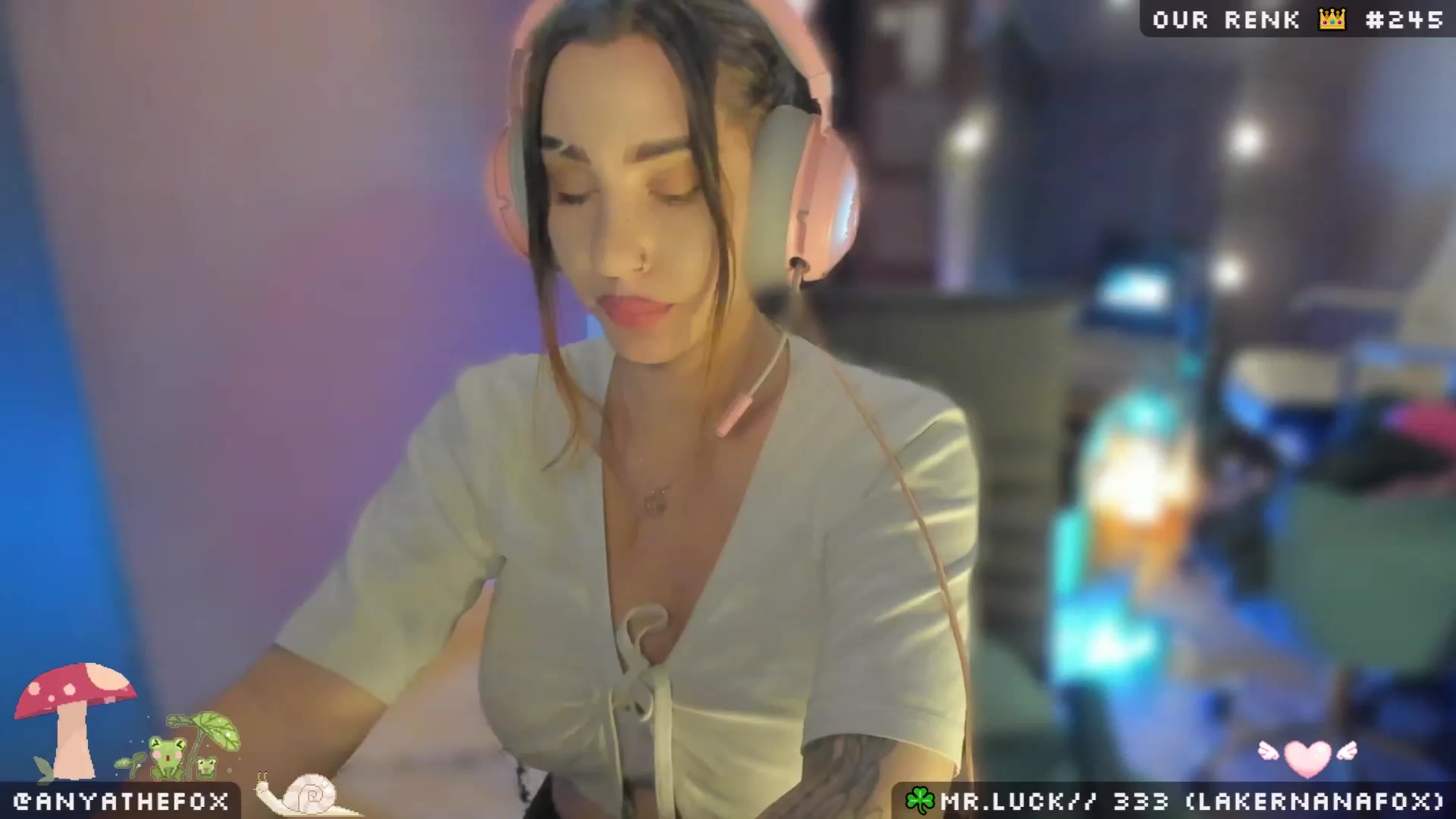 Gallery image thumbnail from Titcoin's myfreecams stream on, 04/03/2023, 06:55 image 2 of 20