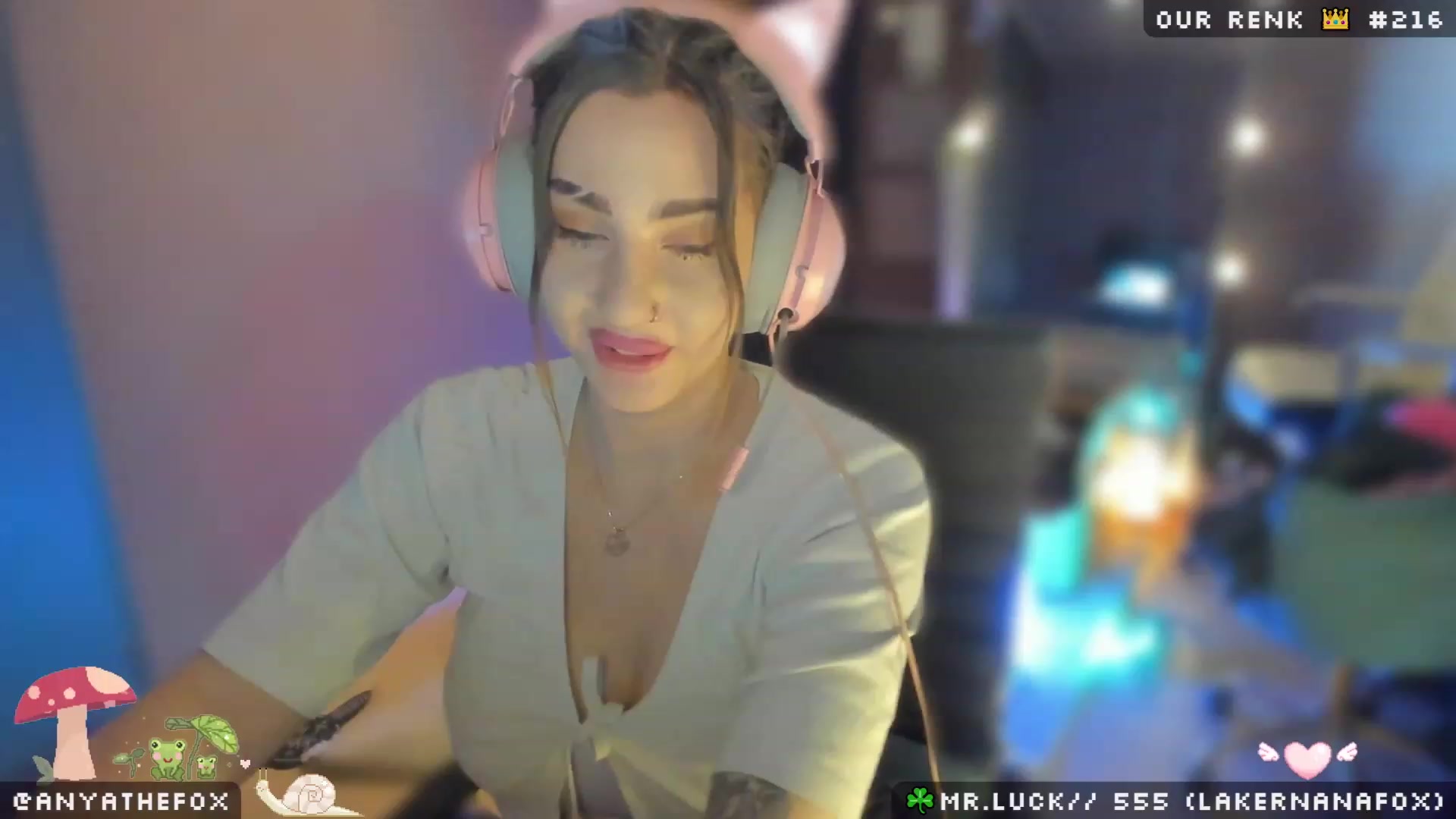 Gallery image thumbnail from Titcoin's myfreecams stream on, 04/03/2023, 07:36 image 7 of 20