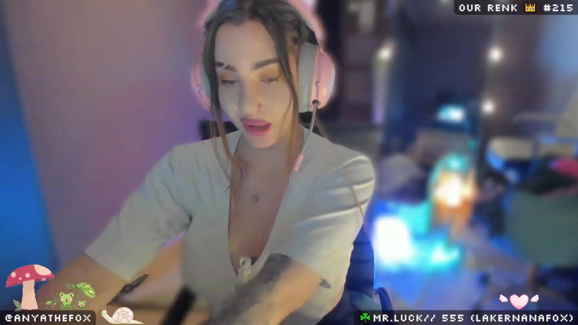 Gallery image thumbnail from Titcoin's myfreecams stream on, 04/03/2023, 07:36 image 3 of 20