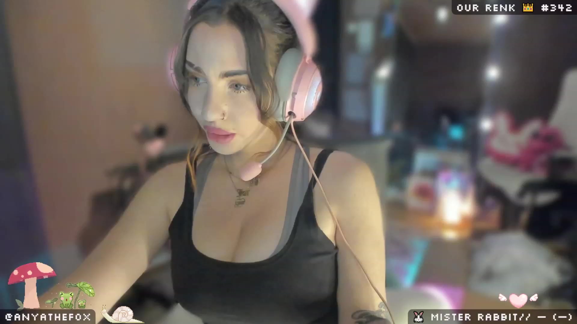 Gallery image thumbnail from Titcoin's myfreecams stream on, 04/17/2023, 05:04 image 8 of 20