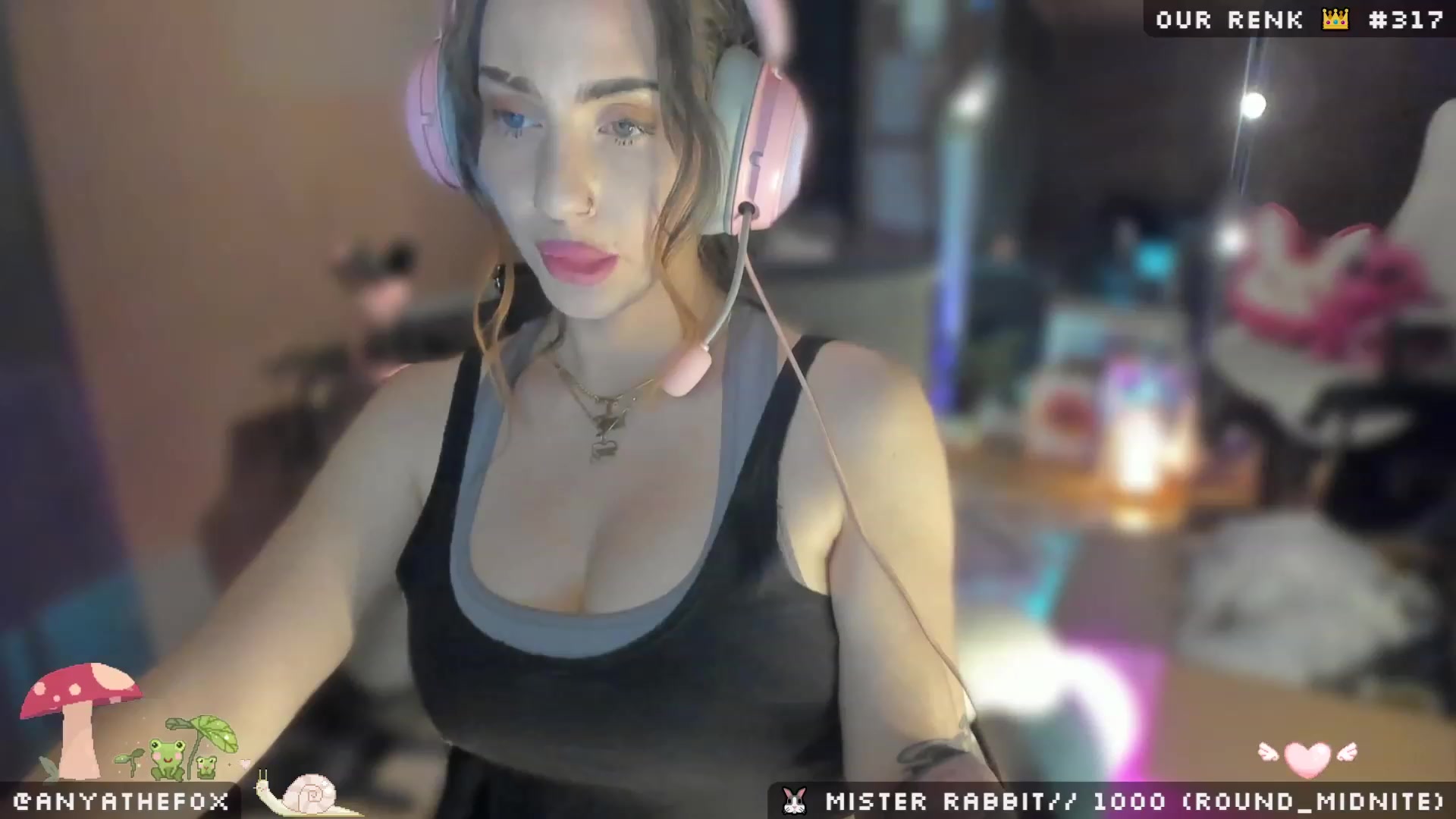 Gallery image thumbnail from Titcoin's myfreecams stream on, 04/17/2023, 07:16 image 12 of 20