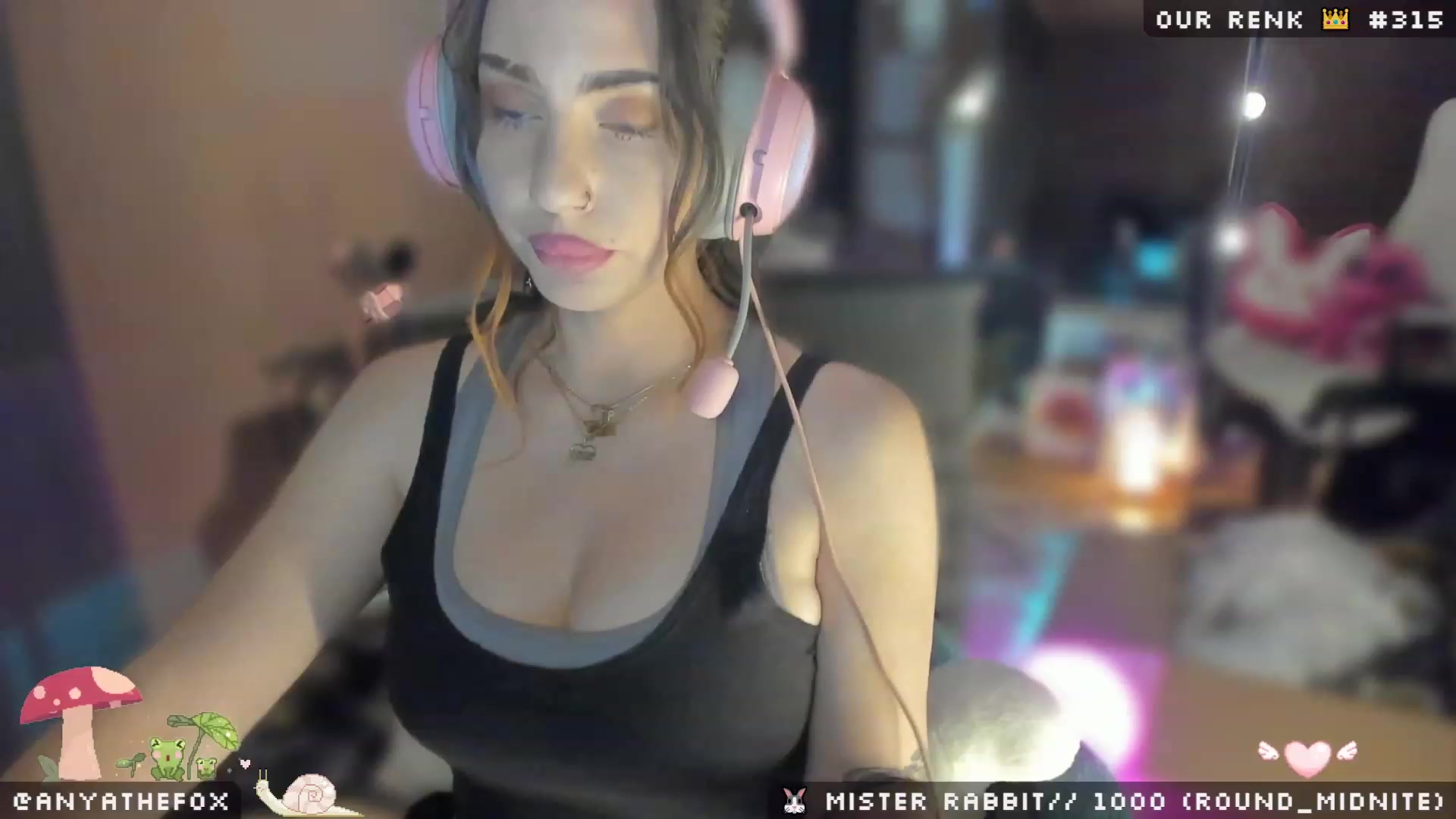 Gallery image thumbnail from Titcoin's myfreecams stream on, 04/17/2023, 07:16 image 18 of 20