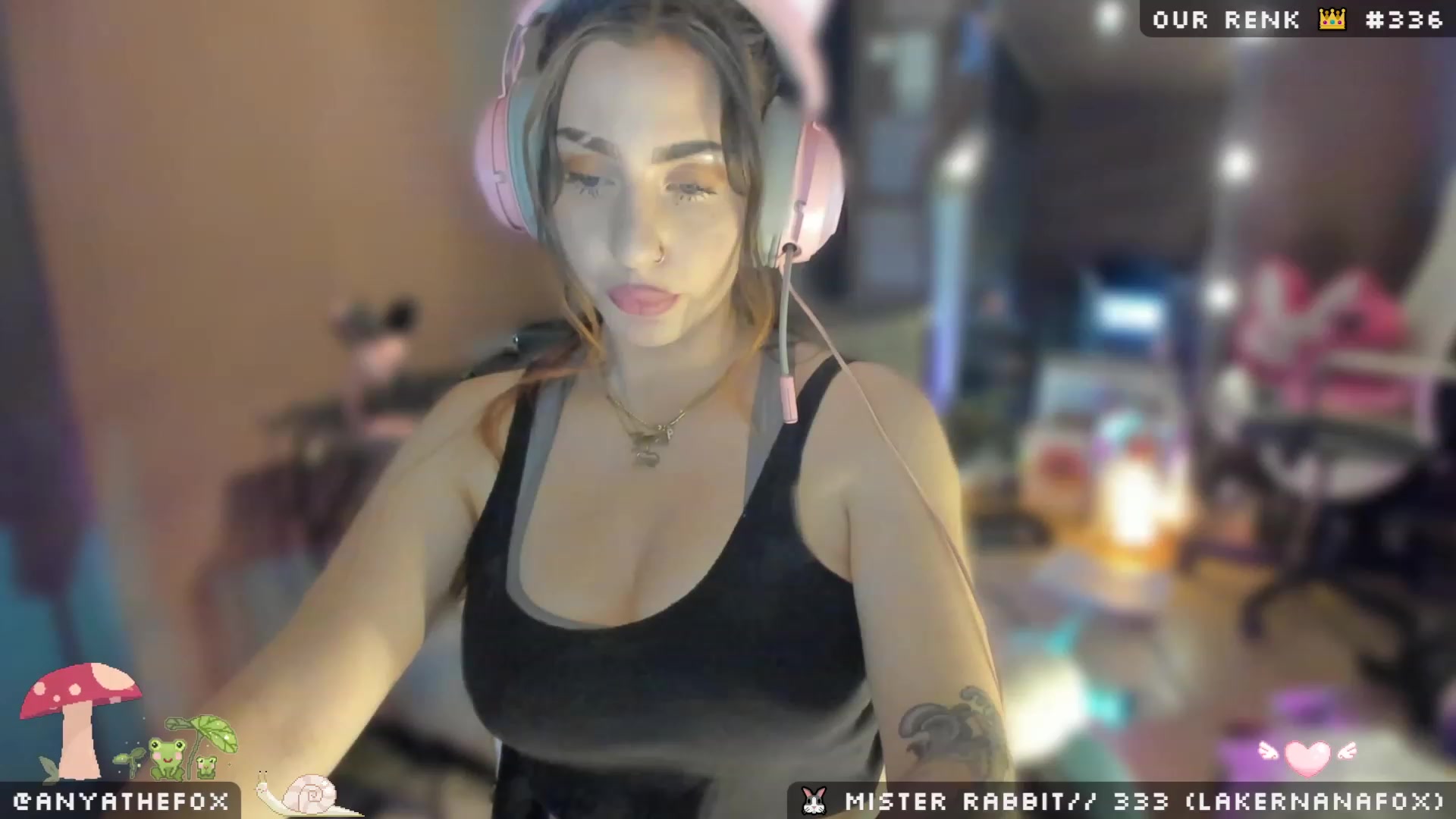 Gallery image thumbnail from Titcoin's myfreecams stream on, 04/18/2023, 06:40 image 10 of 20