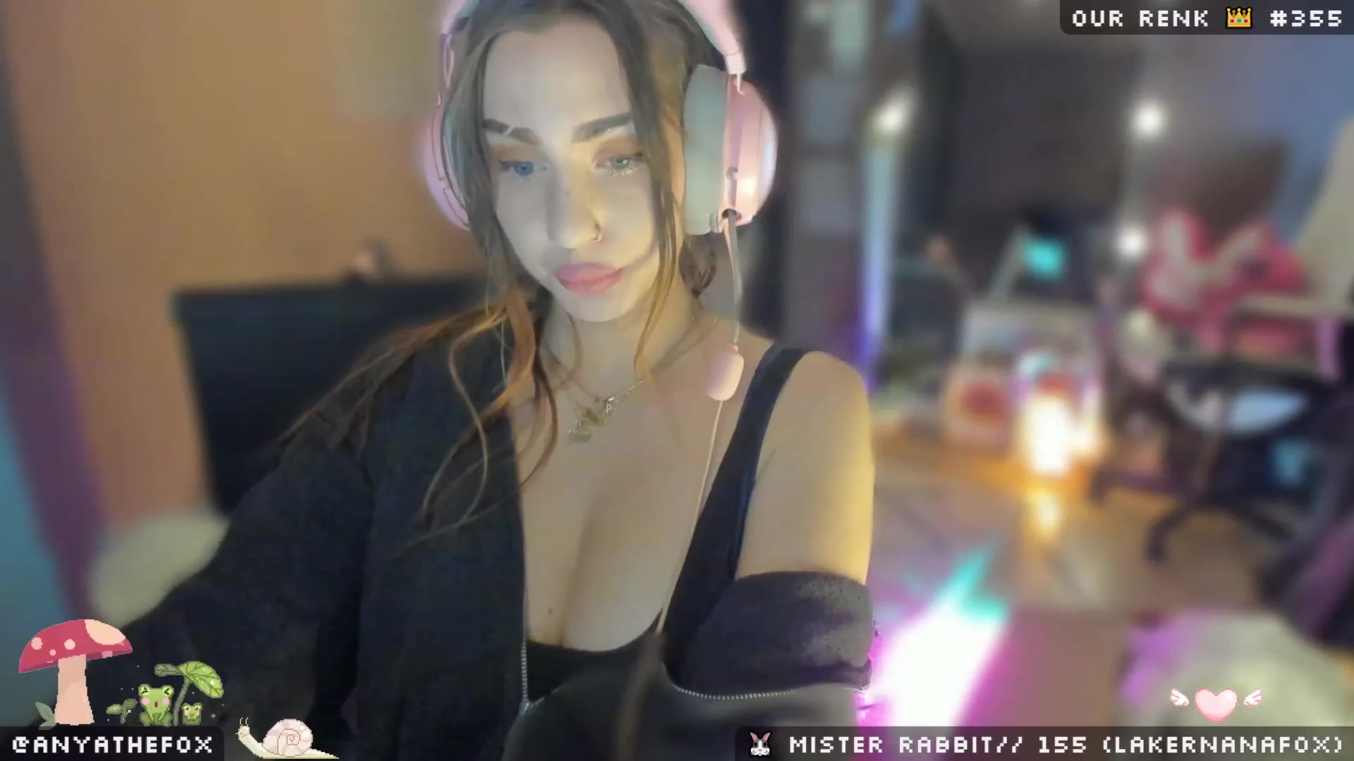 Gallery image thumbnail from Titcoin's myfreecams stream on, 04/20/2023, 06:53 image 6 of 20