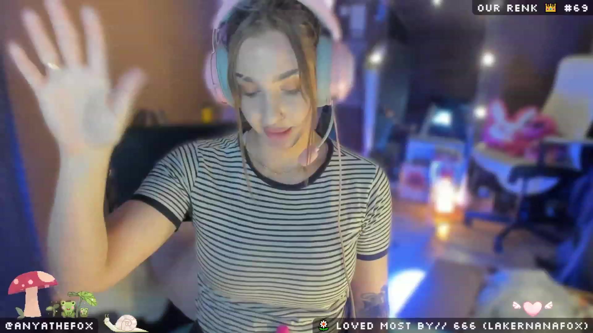 Gallery image thumbnail from Titcoin's myfreecams stream on, 05/01/2023, 08:38 image 16 of 20