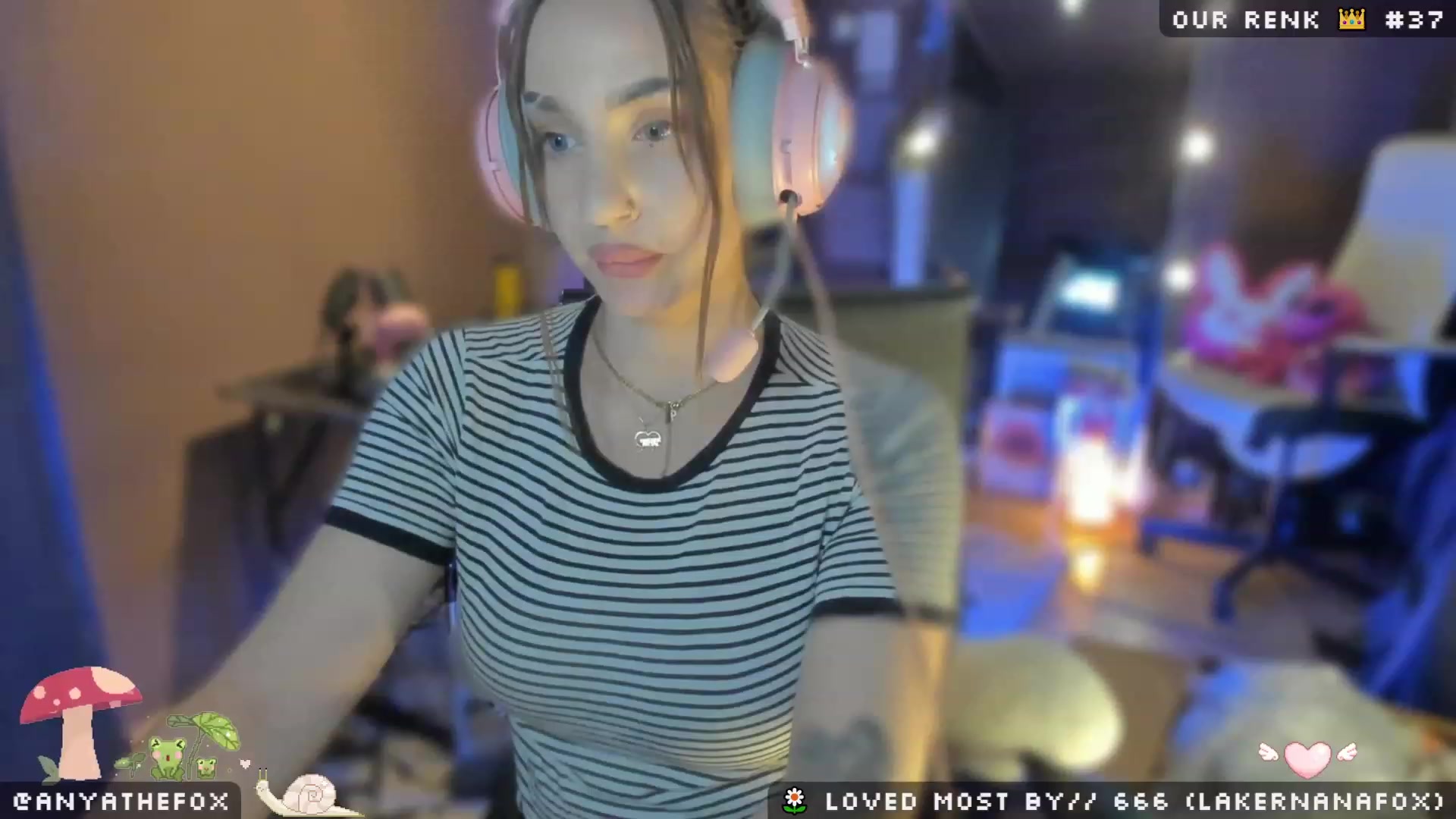 Gallery image thumbnail from Titcoin's myfreecams stream on, 05/01/2023, 08:38 image 10 of 20