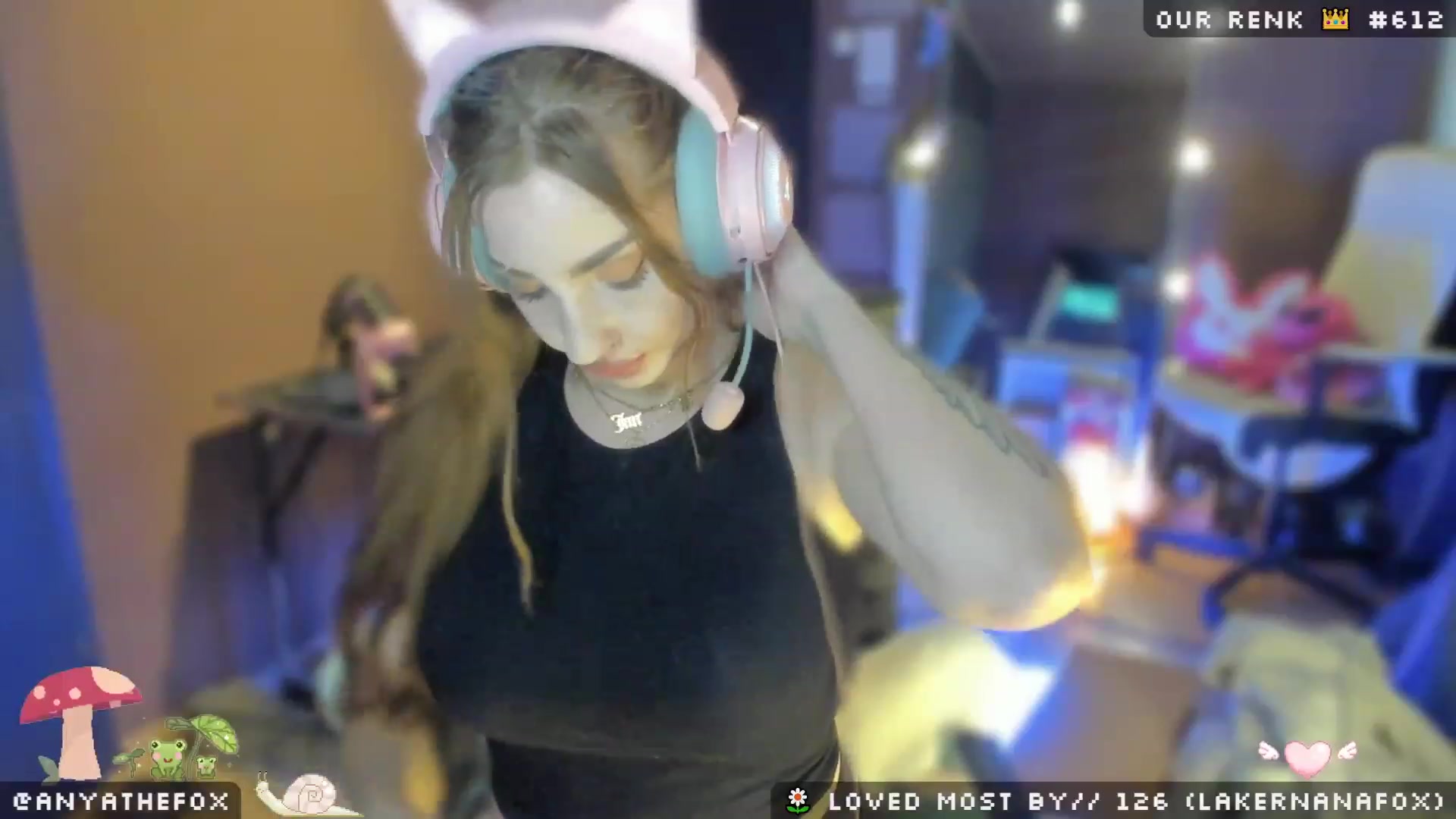 Gallery image thumbnail from Titcoin's myfreecams stream on, 05/03/2023, 06:35 image 16 of 20