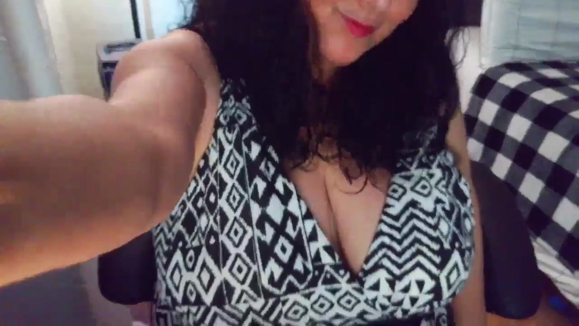 Gallery image thumbnail from TitsHemingway's myfreecams stream on, 05/11/2026, 17:01 image 2 of 20