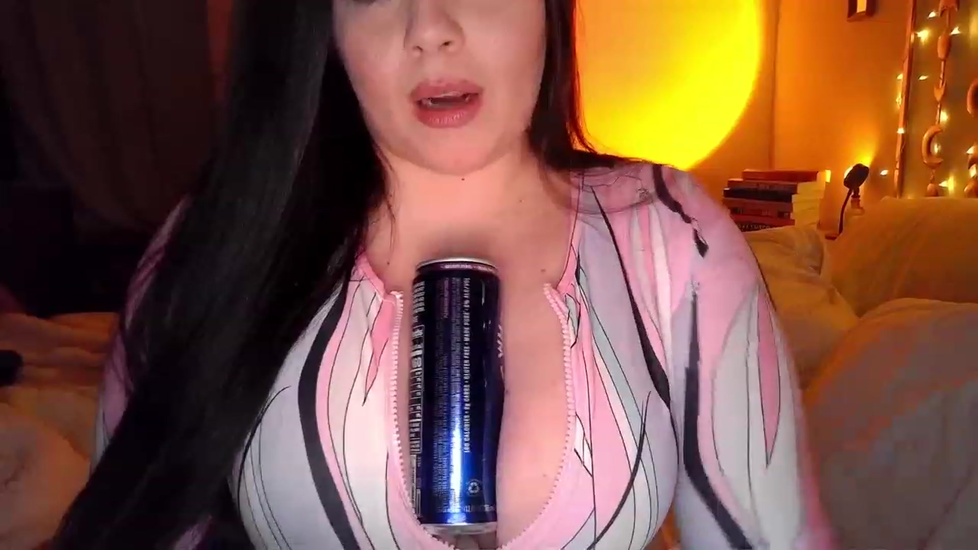 Gallery image thumbnail from TitsMcgeee's myfreecams stream on, 11/19/2022, 12:43 image 12 of 20