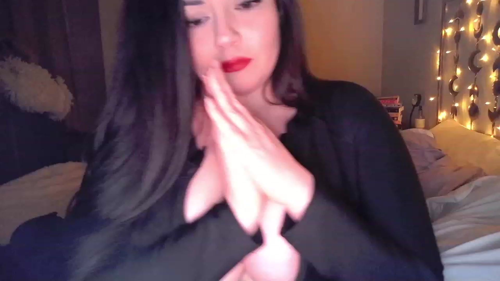 Gallery image thumbnail from TitsMcgeee's myfreecams stream on, 12/05/2022, 04:21 image 7 of 20
