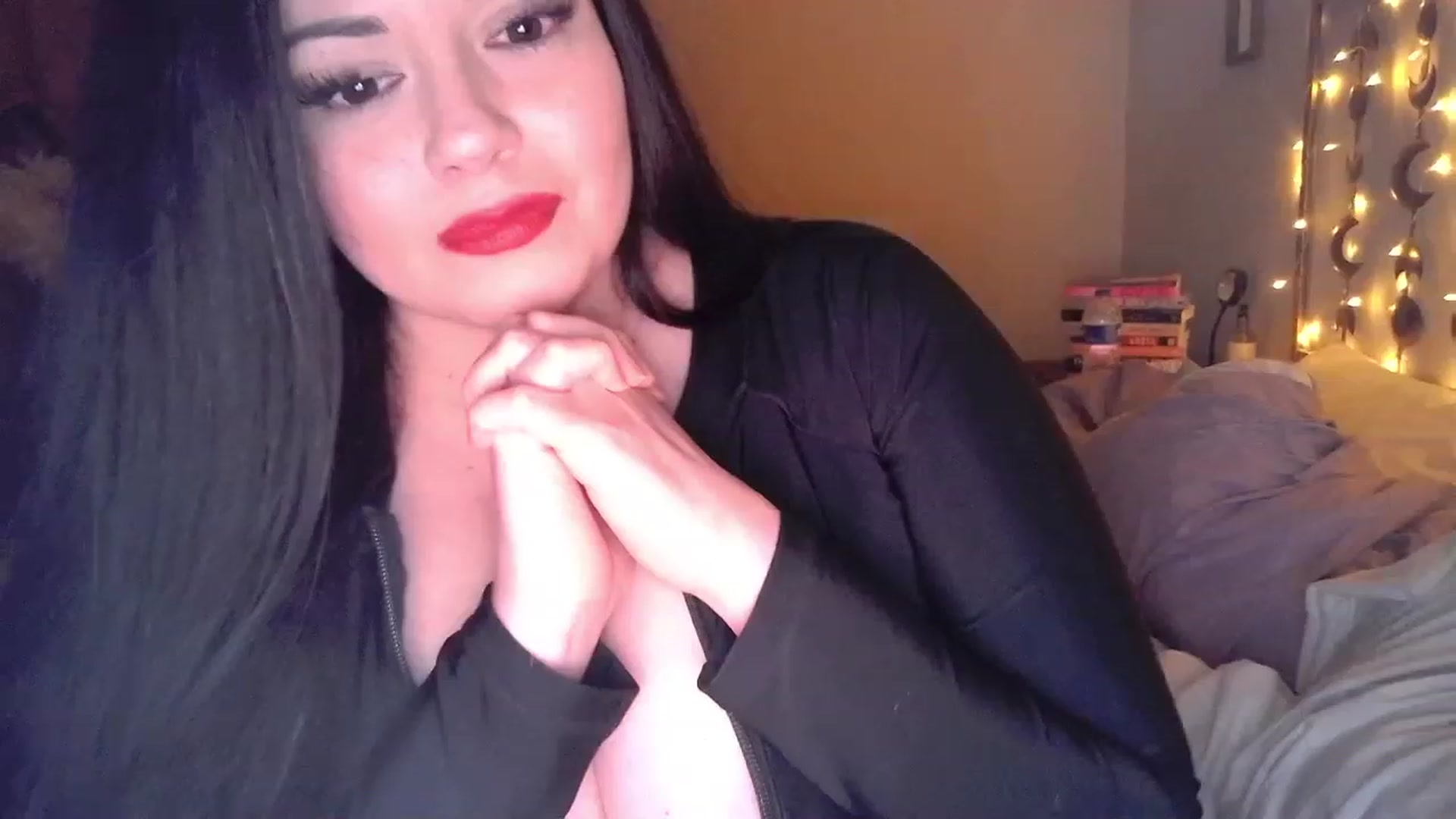 Gallery image thumbnail from TitsMcgeee's myfreecams stream on, 12/05/2022, 04:59 image 3 of 20