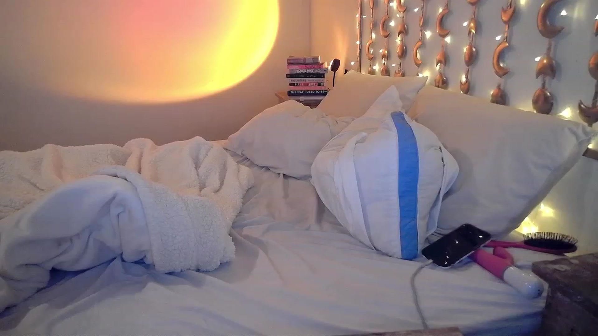 Gallery image thumbnail from TitsMcgeee's myfreecams stream on, 12/22/2022, 01:18 image 15 of 20