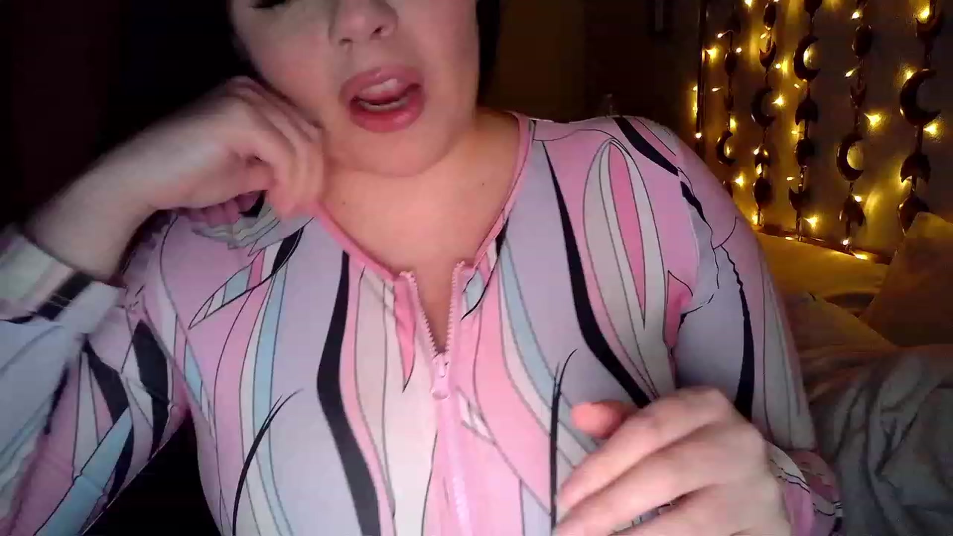 Gallery image thumbnail from TitsMcgeee's myfreecams stream on, 01/16/2023, 03:25 image 16 of 20