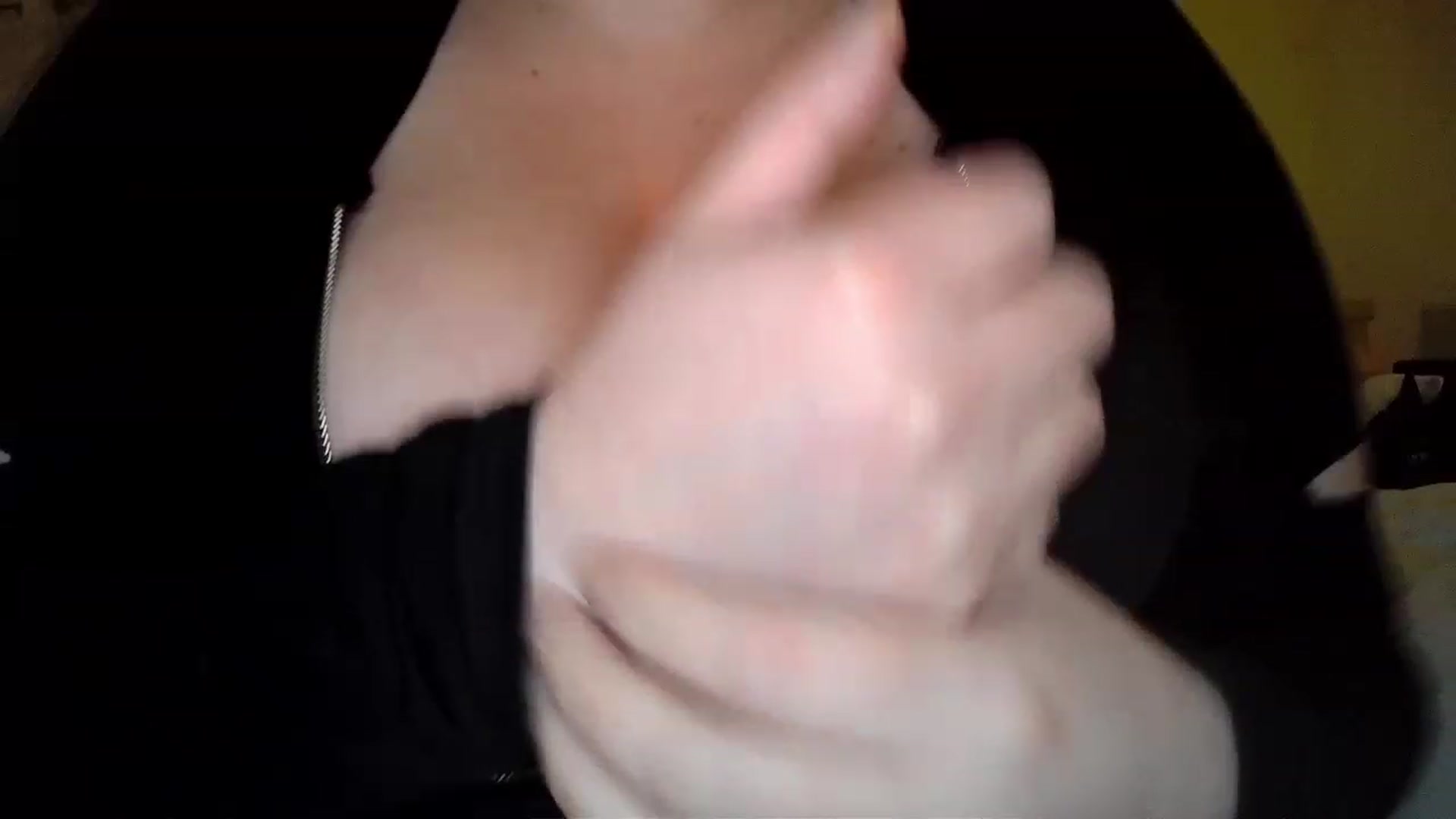 Gallery image thumbnail from TitsMcgeee's myfreecams stream on, 03/17/2023, 03:33 image 13 of 20