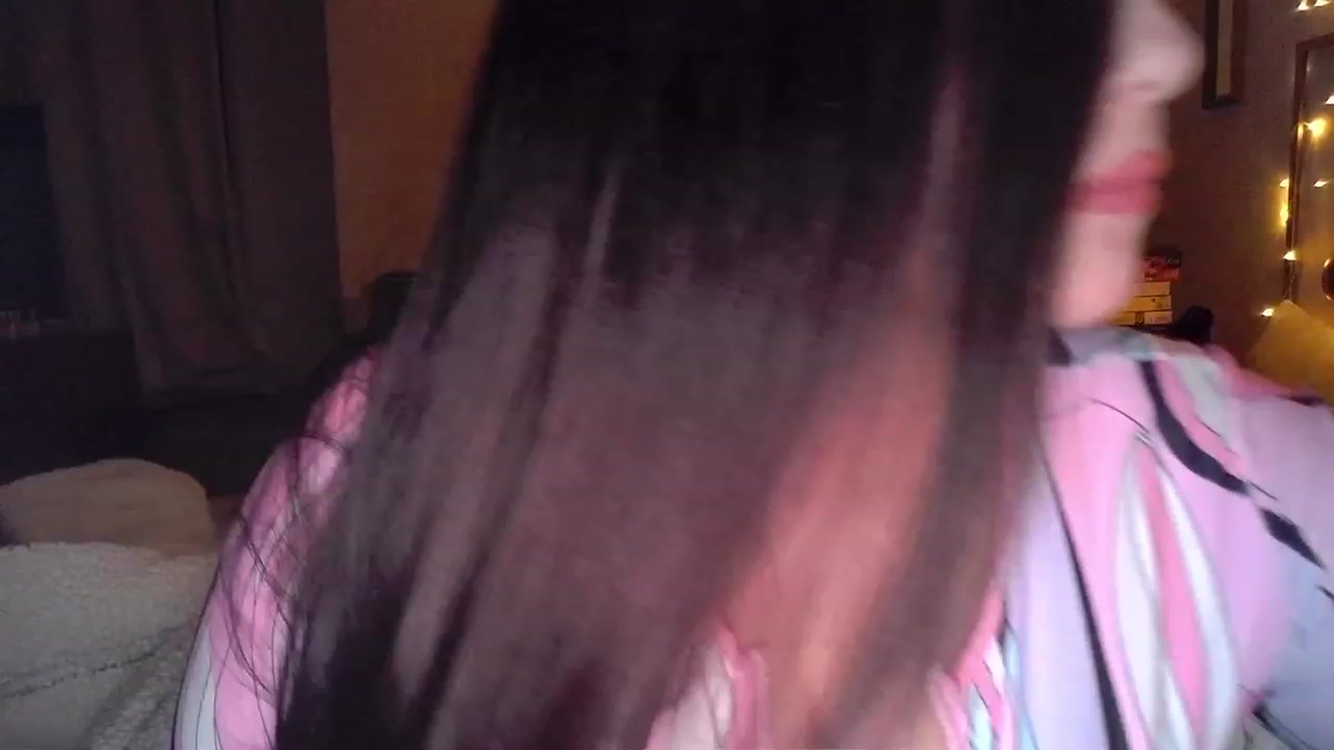 Gallery image thumbnail from TitsMcgeee's myfreecams stream on, 05/07/2023, 09:00 image 11 of 20