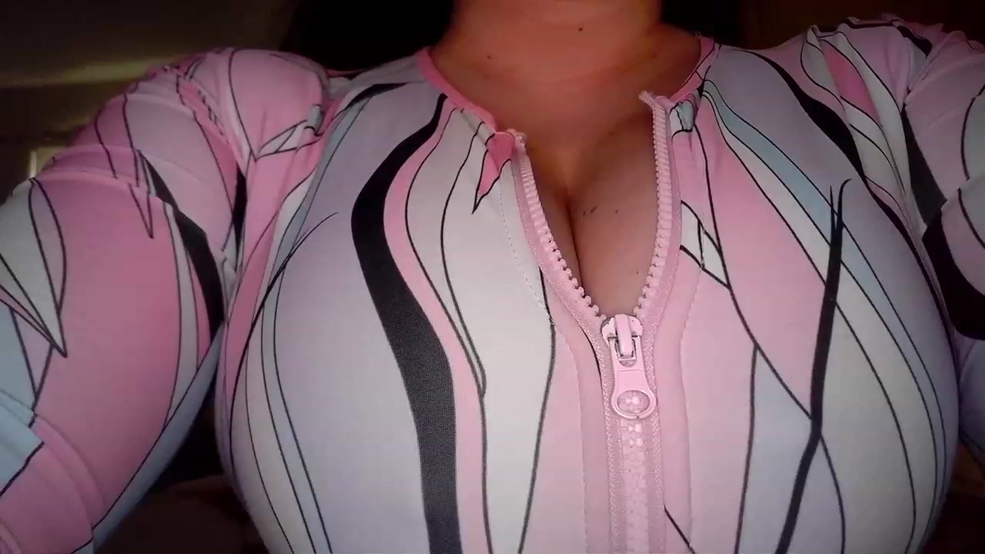 Gallery image thumbnail from TitsMcgeee's myfreecams stream on, 05/25/2023, 23:41 image 5 of 20