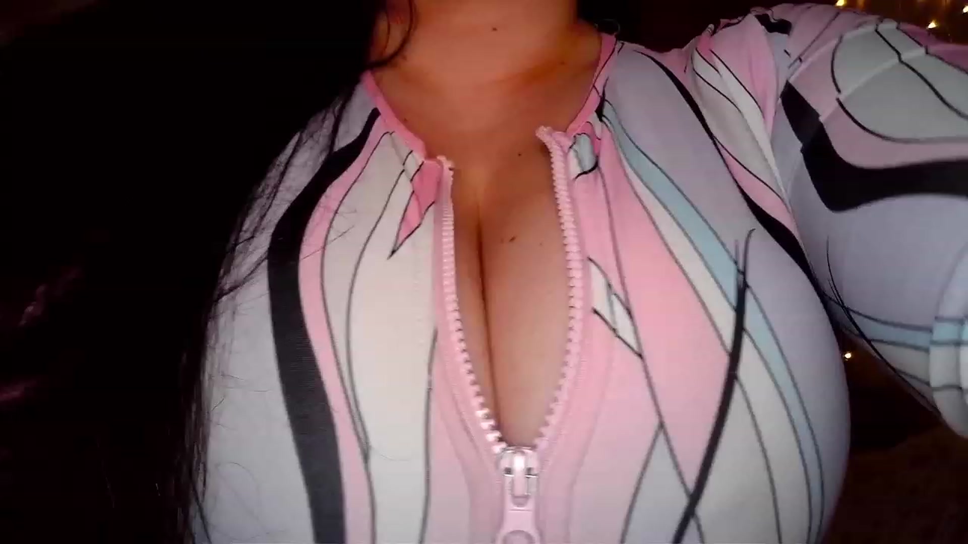 Gallery image thumbnail from TitsMcgeee's myfreecams stream on, 05/28/2023, 16:38 image 9 of 20
