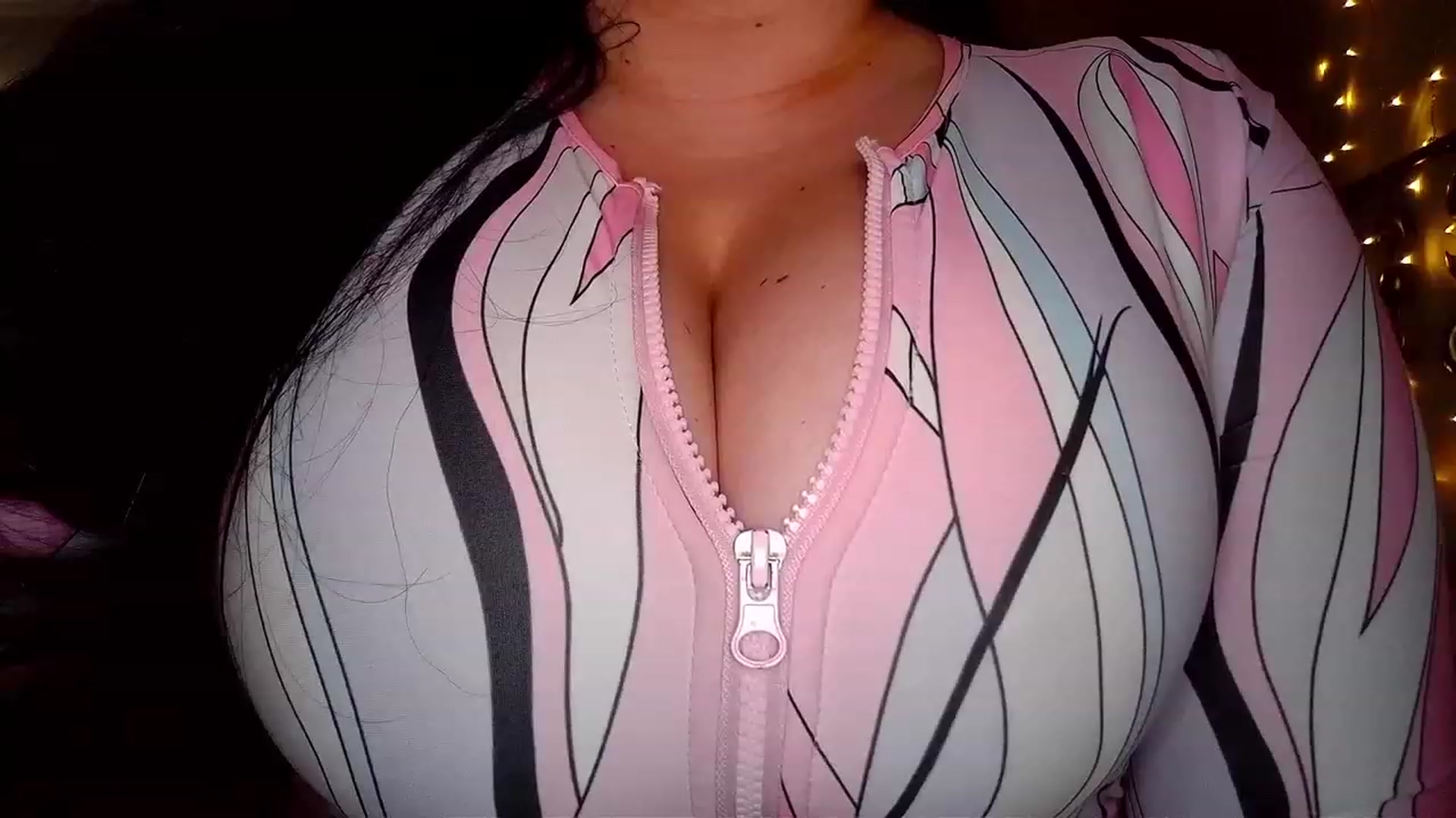 Gallery image thumbnail from TitsMcgeee's myfreecams stream on, 05/28/2023, 16:38 image 16 of 20