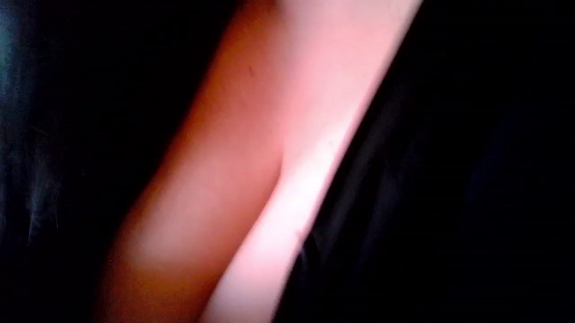 Gallery image thumbnail from TitsMcgeee's myfreecams stream on, 06/25/2023, 15:35 image 1 of 20