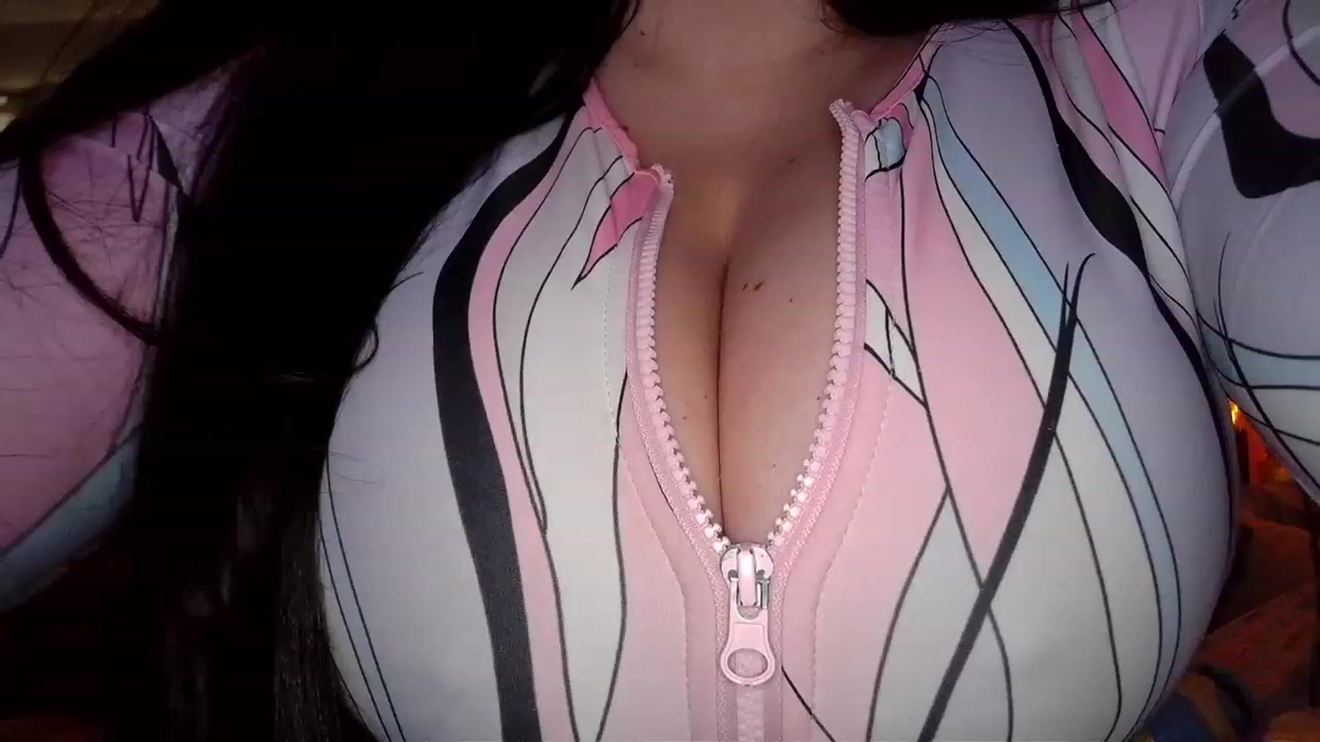 Gallery image thumbnail from TitsMcgeee's myfreecams stream on, 06/25/2023, 22:05 image 13 of 20
