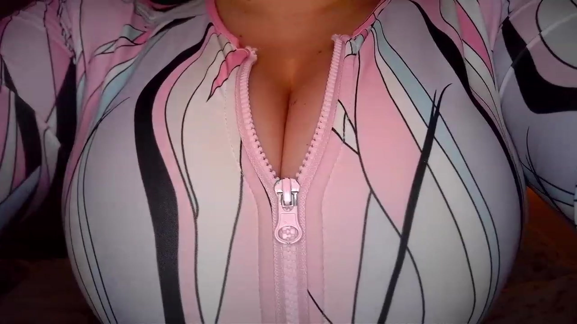 Gallery image thumbnail from TitsMcgeee's myfreecams stream on, 07/06/2023, 21:08 image 8 of 20