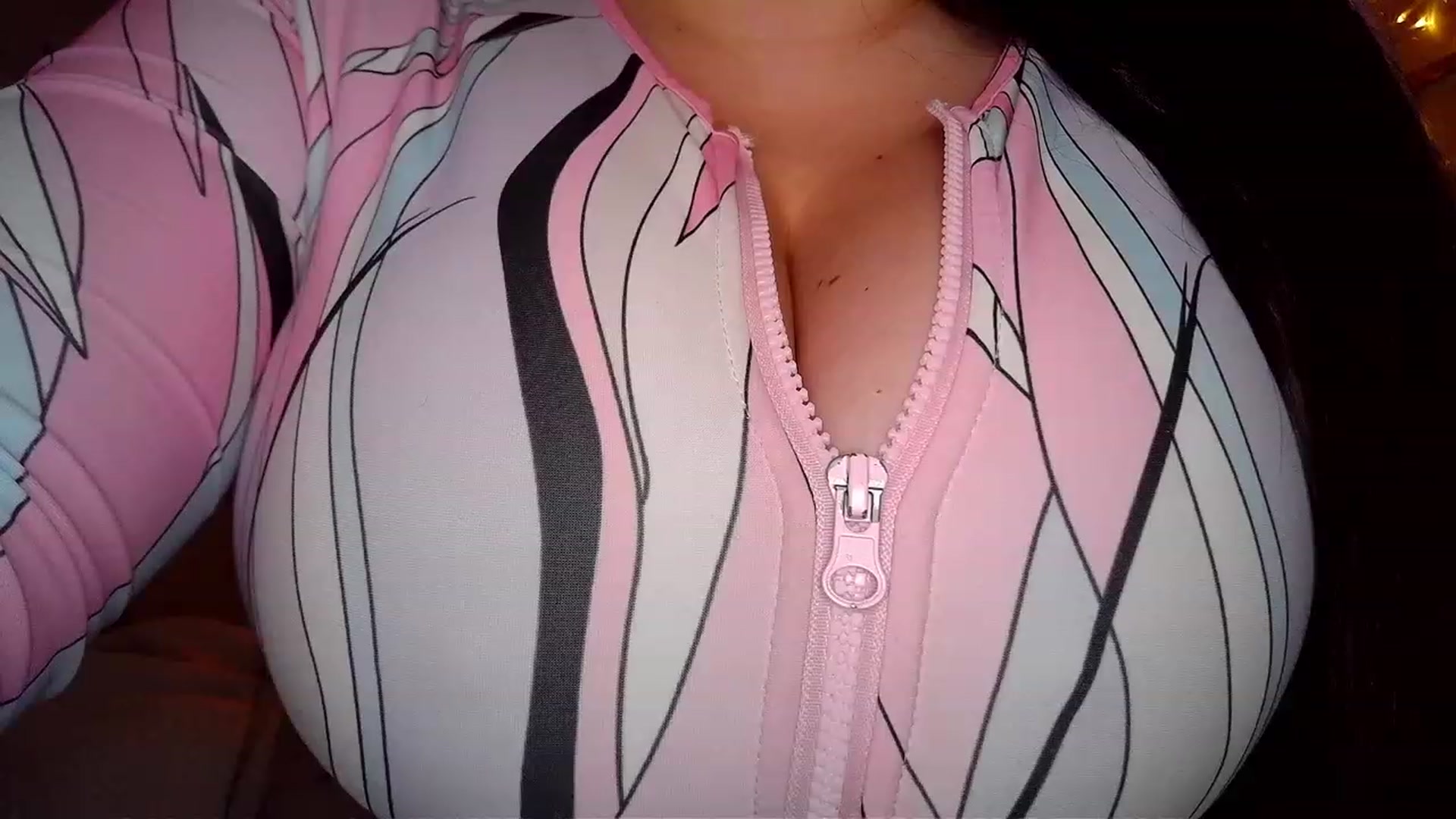 Gallery image thumbnail from TitsMcgeee's myfreecams stream on, 07/06/2023, 21:33 image 9 of 20