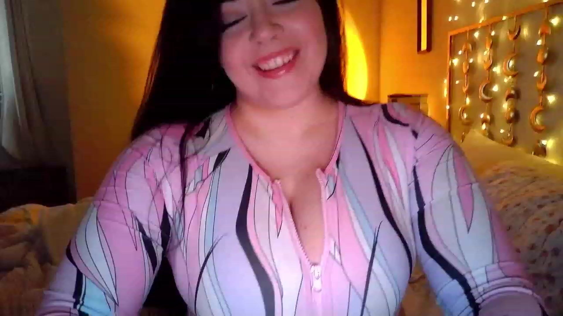 Gallery image thumbnail from TitsMcgeee's myfreecams stream on, 07/09/2023, 21:47 image 3 of 20
