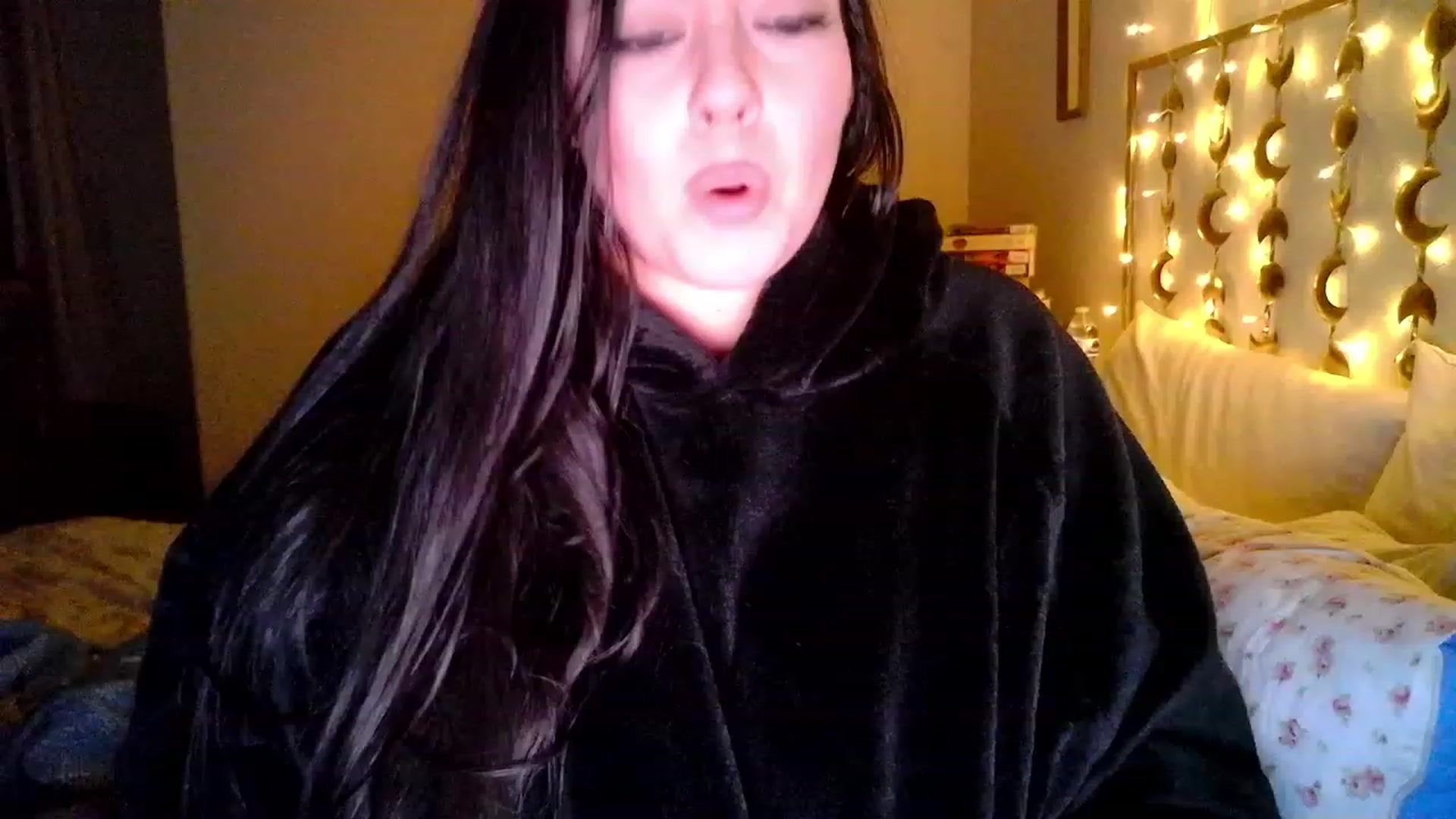 Gallery image thumbnail from TitsMcgeee's myfreecams stream on, 07/18/2023, 05:33 image 9 of 20