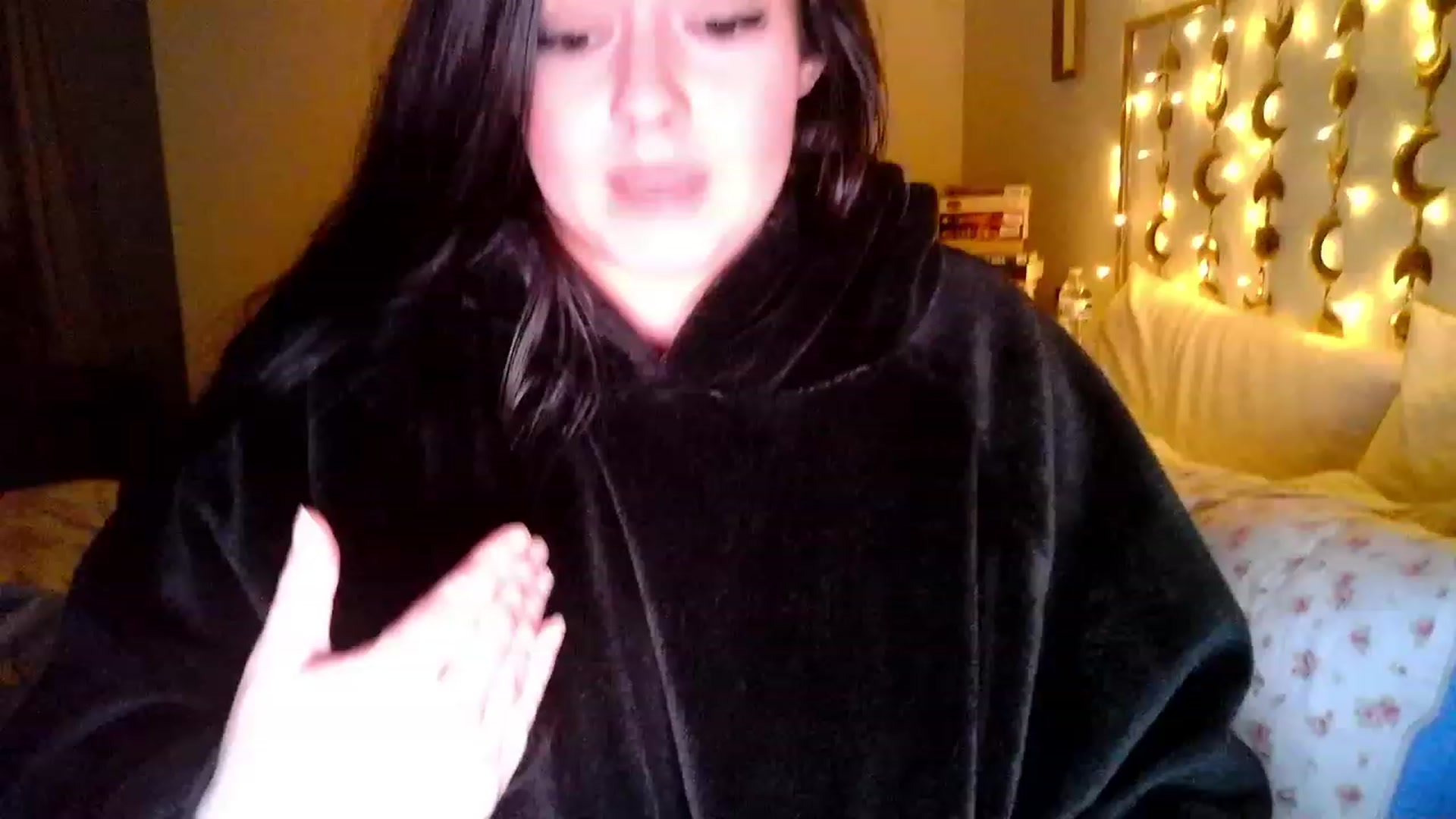 Gallery image thumbnail from TitsMcgeee's myfreecams stream on, 07/18/2023, 05:33 image 10 of 20