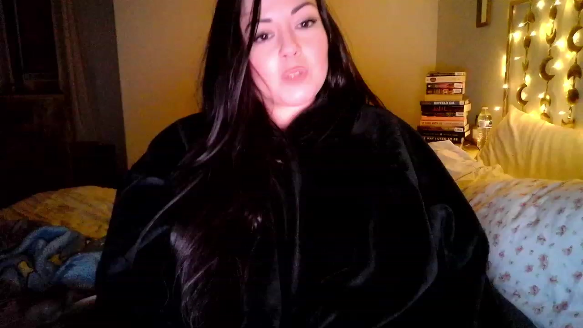 Gallery image thumbnail from TitsMcgeee's myfreecams stream on, 07/18/2023, 05:33 image 19 of 20