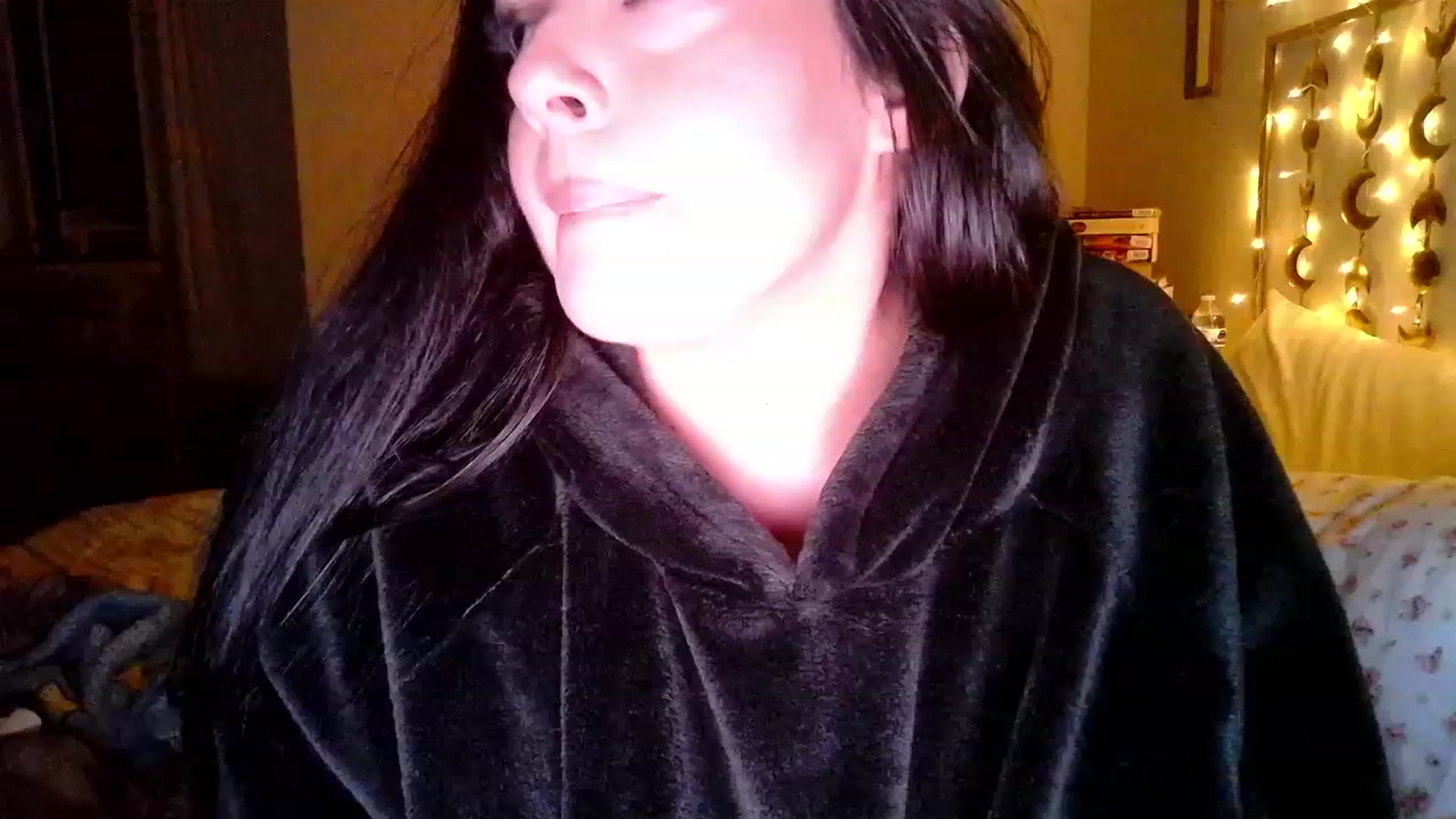 Gallery image thumbnail from TitsMcgeee's myfreecams stream on, 07/18/2023, 05:33 image 17 of 20