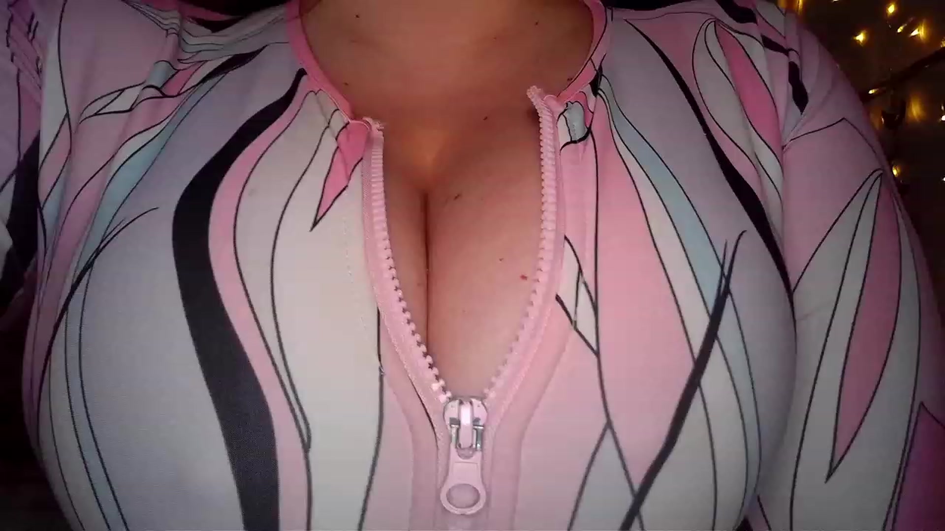 Gallery image thumbnail from TitsMcgeee's myfreecams stream on, 09/04/2023, 23:19 image 8 of 20