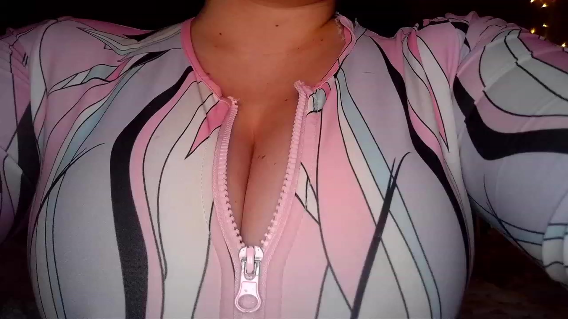 Gallery image thumbnail from TitsMcgeee's myfreecams stream on, 09/05/2023, 03:46 image 18 of 20