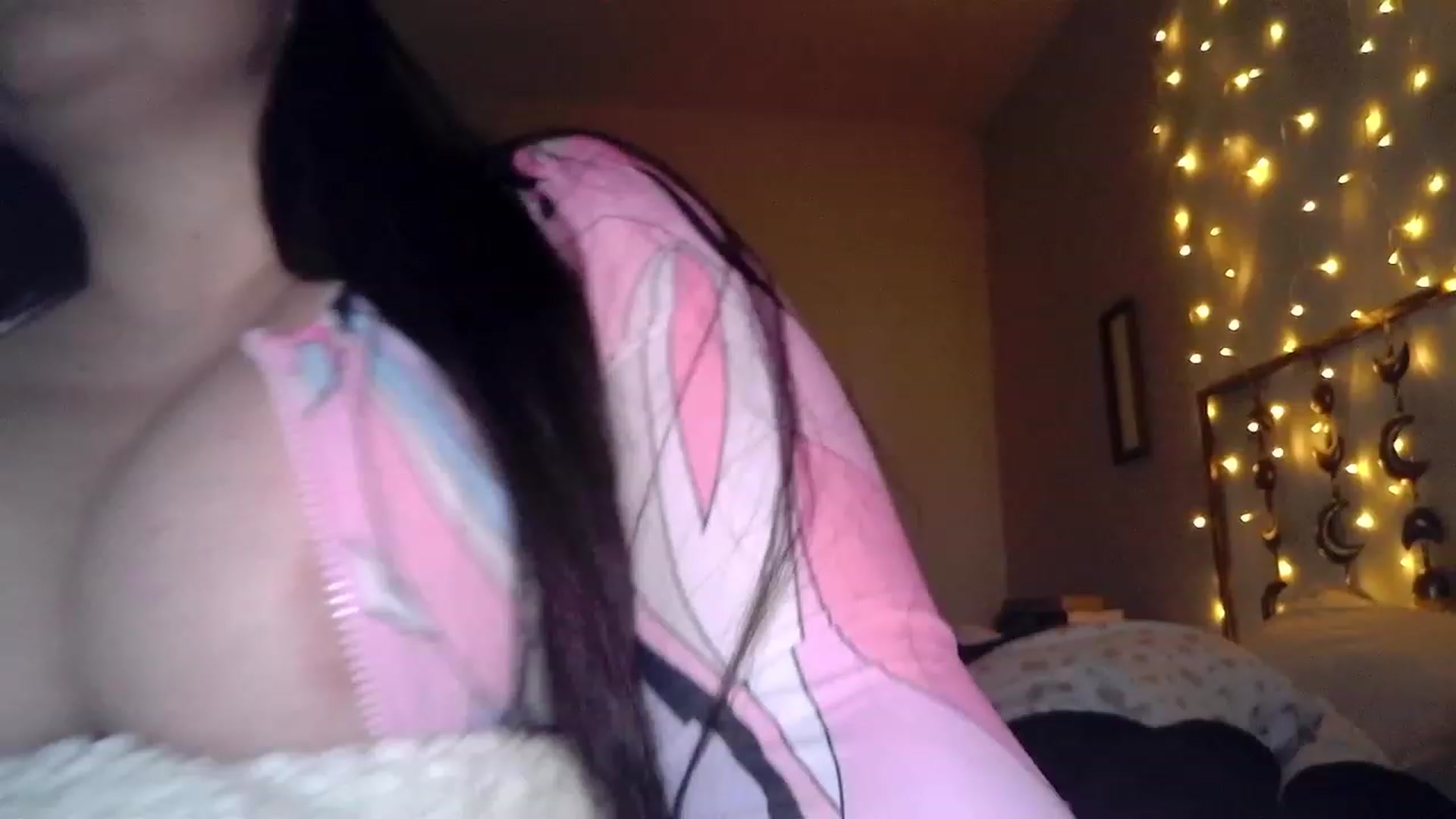 Gallery image thumbnail from TitsMcgeee's myfreecams stream on, 10/09/2023, 23:42 image 9 of 20