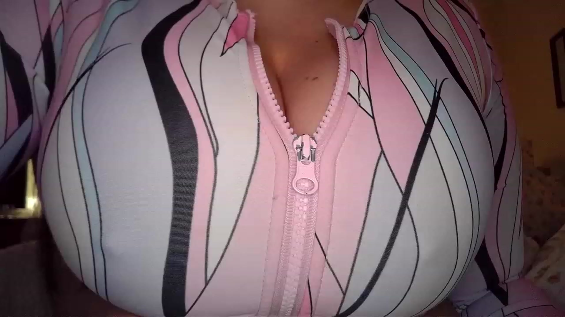 Gallery image thumbnail from TitsMcgeee's myfreecams stream on, 10/13/2023, 17:08 image 7 of 20