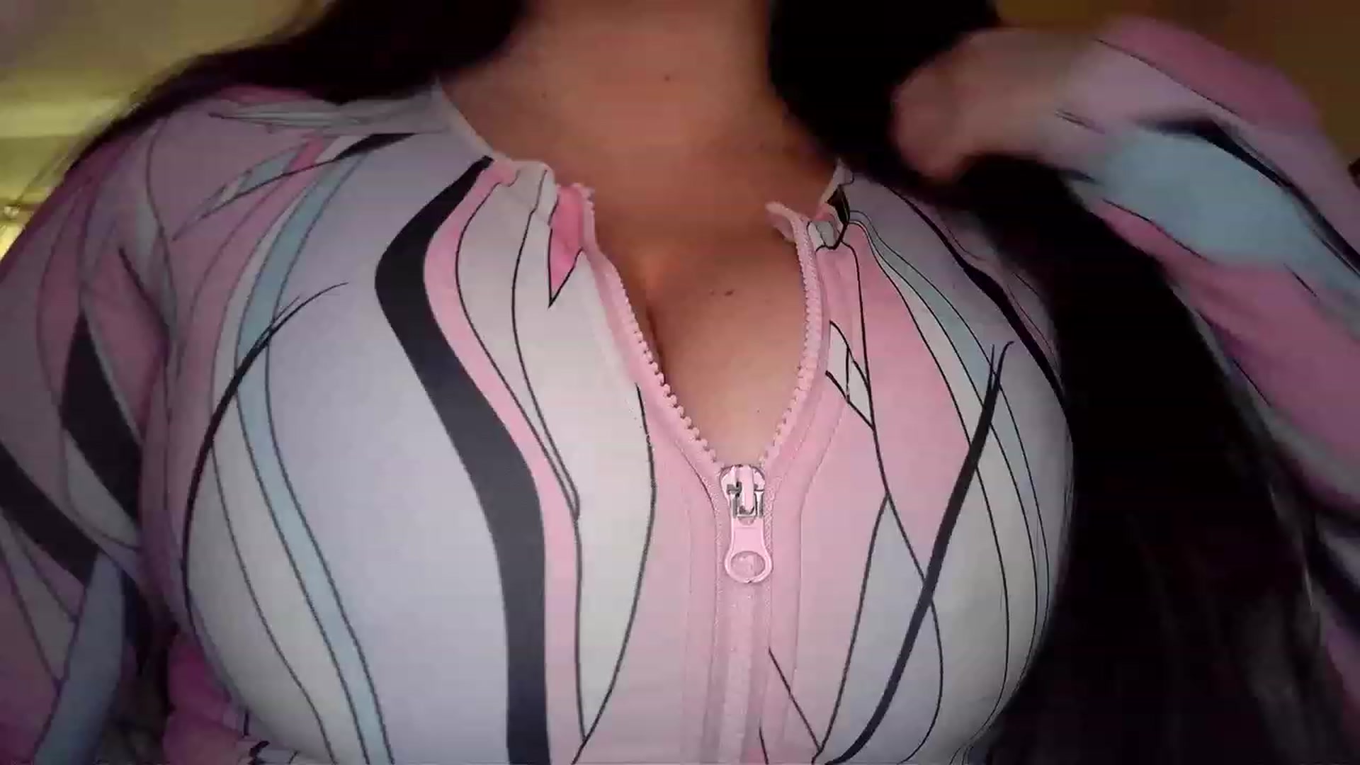 Gallery image thumbnail from TitsMcgeee's myfreecams stream on, 10/13/2023, 17:08 image 12 of 20