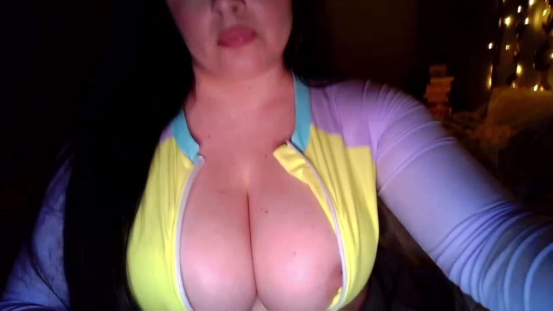 Gallery image thumbnail from TitsMcgeee's myfreecams stream on, 11/22/2023, 05:55 image 20 of 20