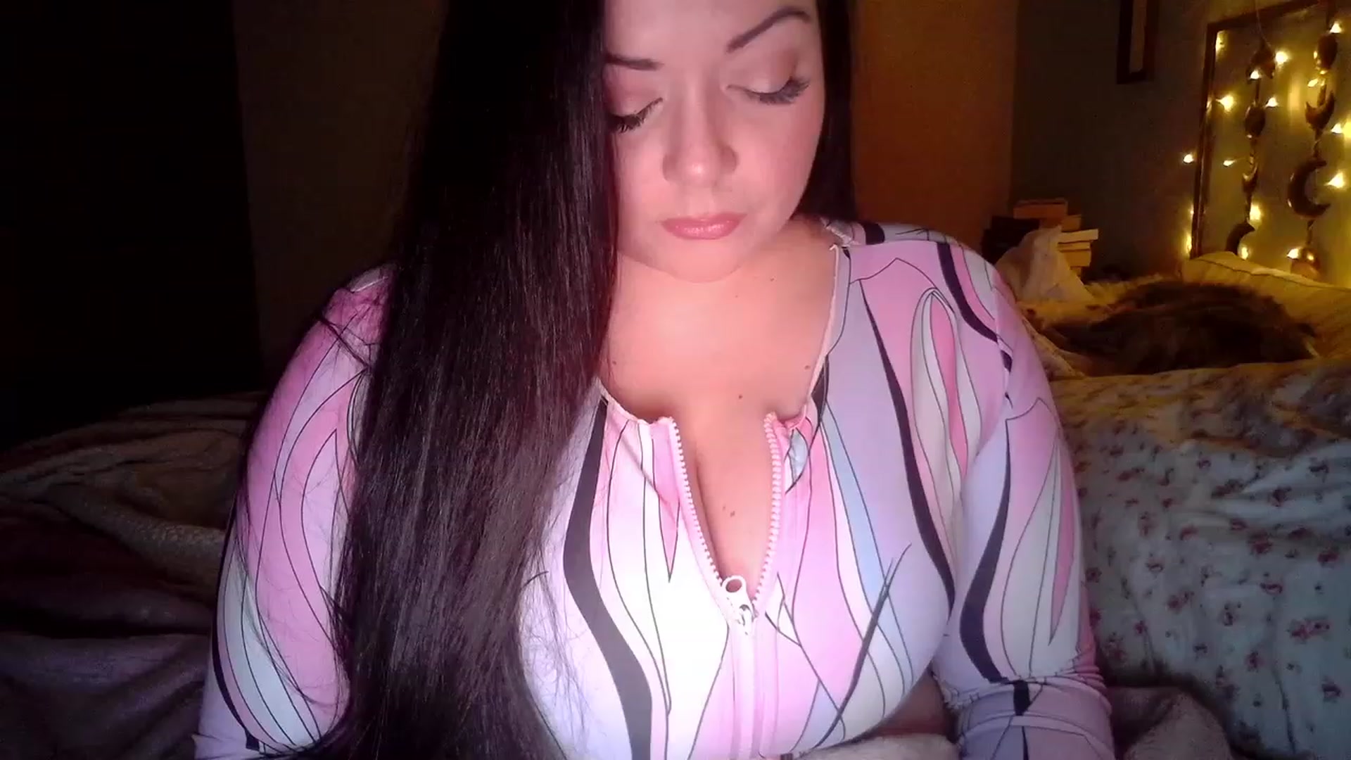 Gallery image thumbnail from TitsMcgeee's myfreecams stream on, 12/05/2023, 07:01 image 1 of 20