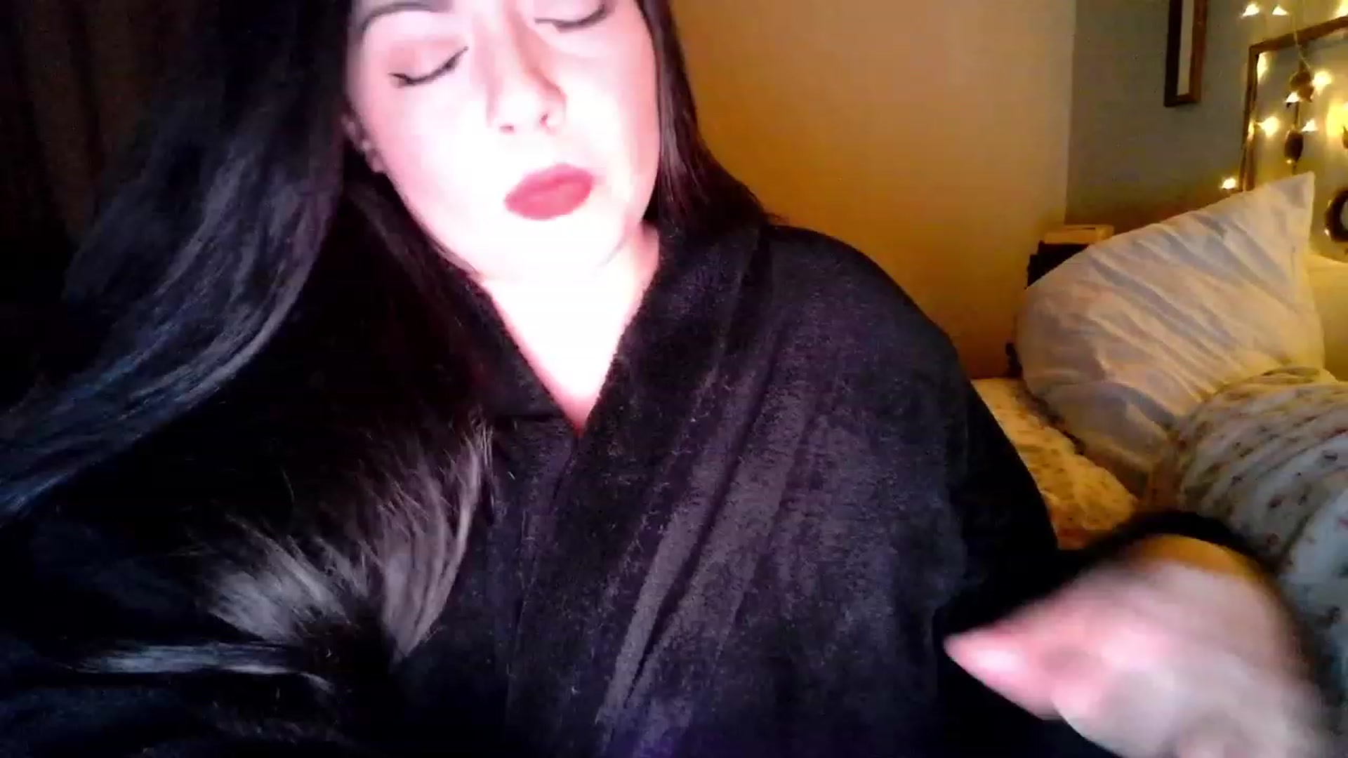Gallery image thumbnail from TitsMcgeee's myfreecams stream on, 12/12/2023, 08:03 image 19 of 20