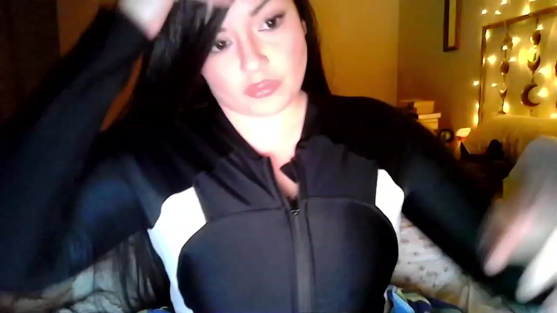 Gallery image thumbnail from TitsMcgeee's myfreecams stream on, 01/13/2024, 10:09 image 9 of 20
