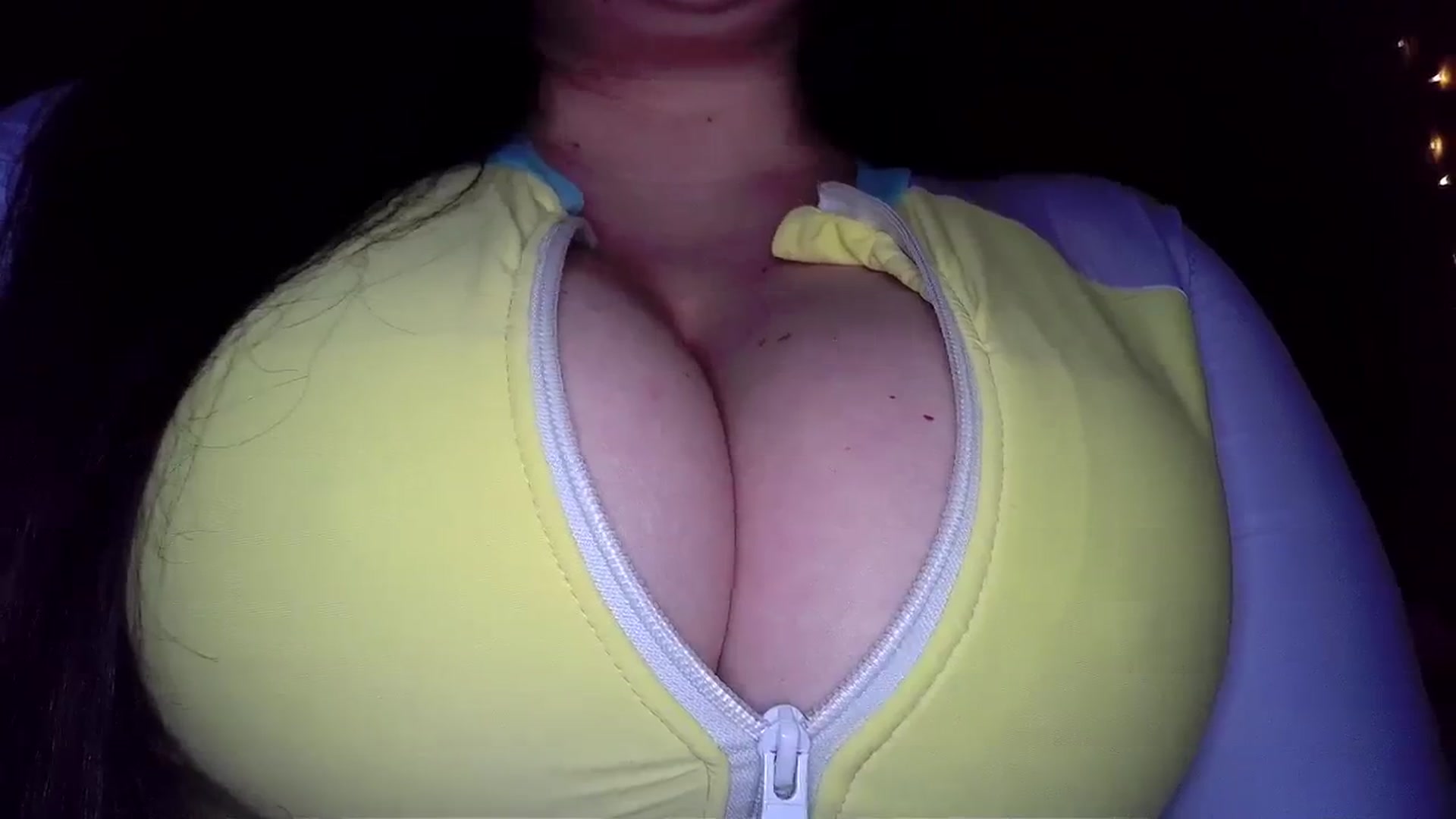 Gallery image thumbnail from TitsMcgeee's myfreecams stream on, 03/05/2024, 04:15 image 6 of 20
