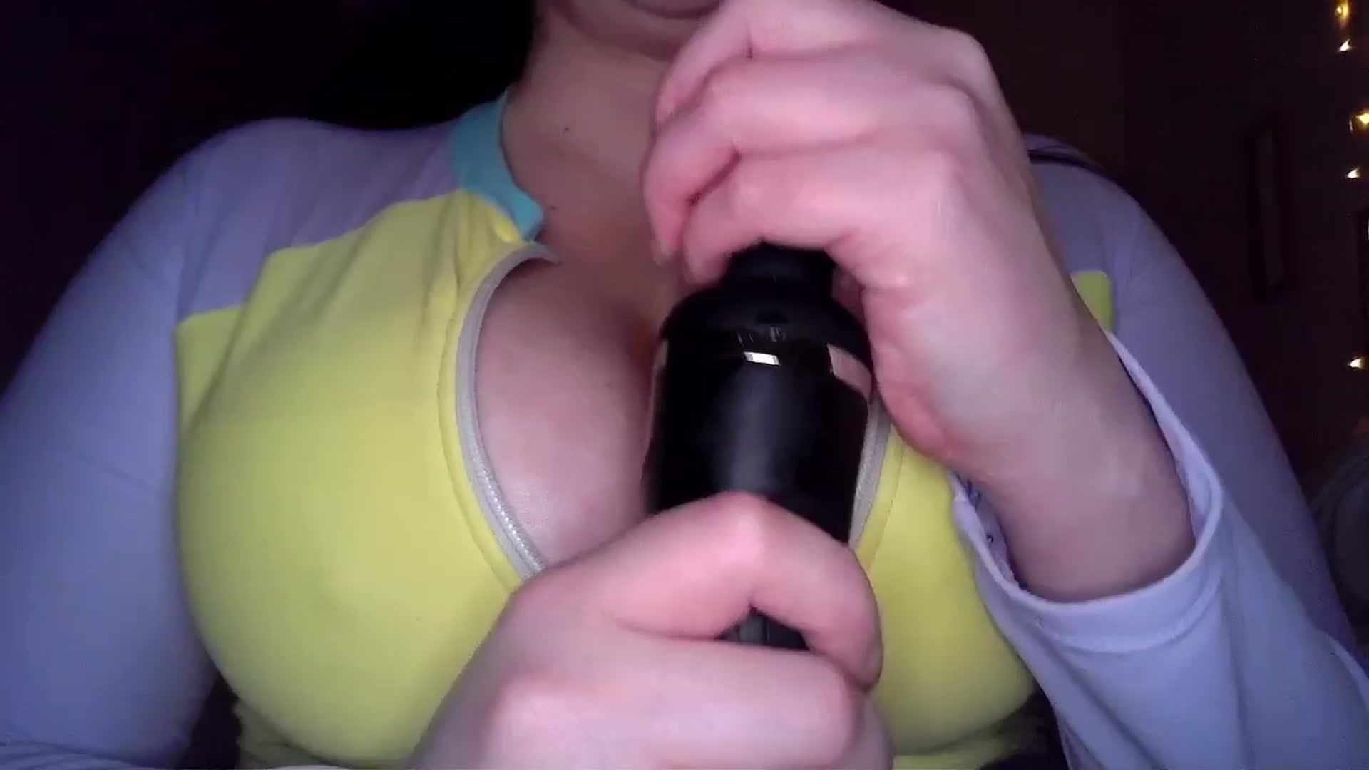 Gallery image thumbnail from TitsMcgeee's myfreecams stream on, 03/26/2024, 13:00 image 6 of 20