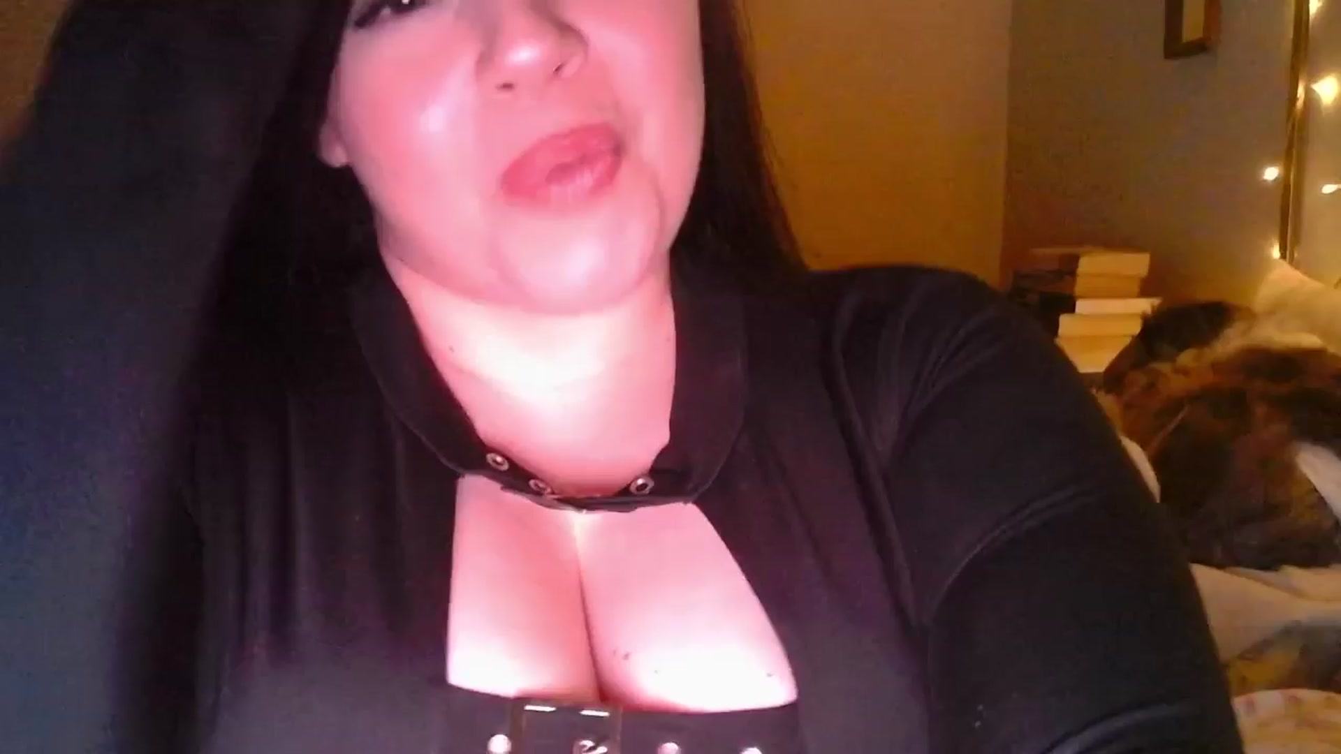 Gallery image thumbnail from TitsMcgeee's myfreecams stream on, 04/12/2024, 03:24 image 10 of 20