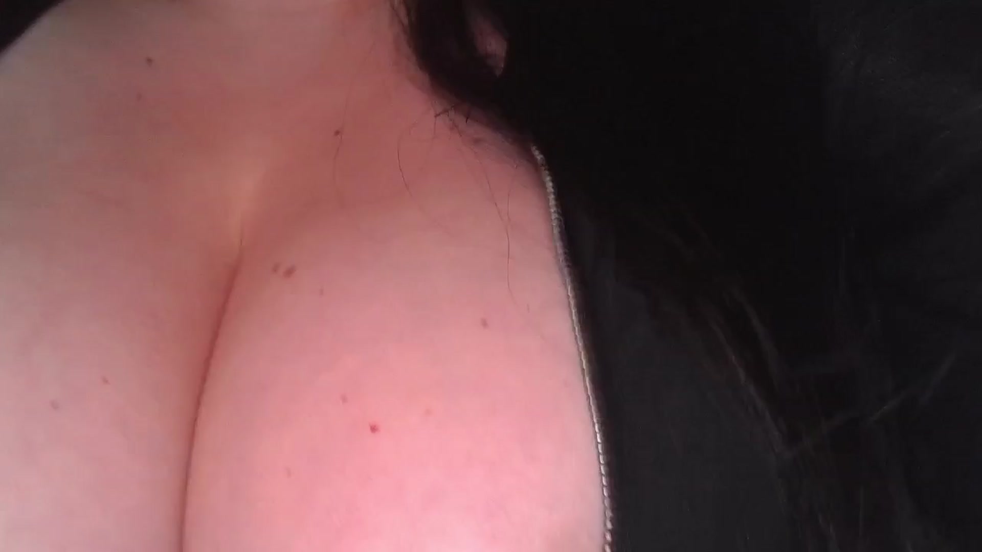 Gallery image thumbnail from TitsMcgeee's myfreecams stream on, 04/14/2024, 23:16 image 17 of 20