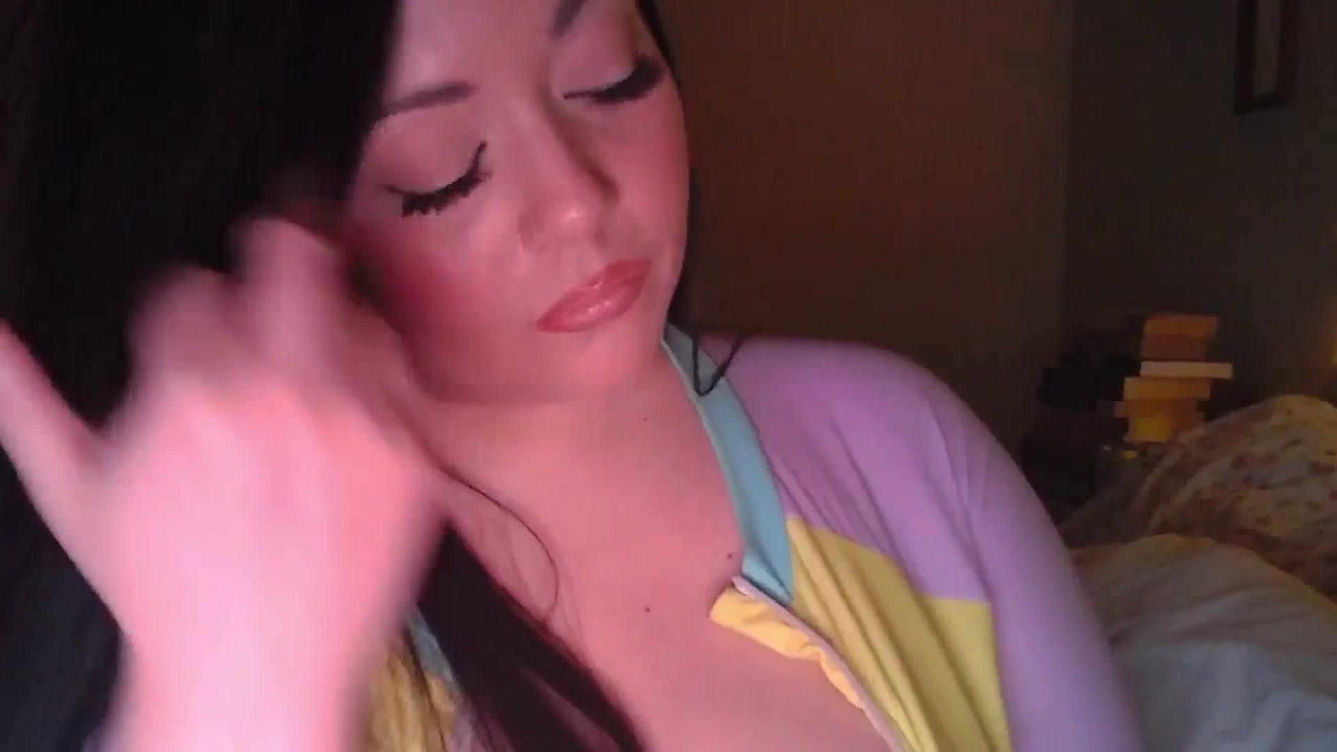 Gallery image thumbnail from TitsMcgeee's myfreecams stream on, 04/21/2024, 02:53 image 18 of 20