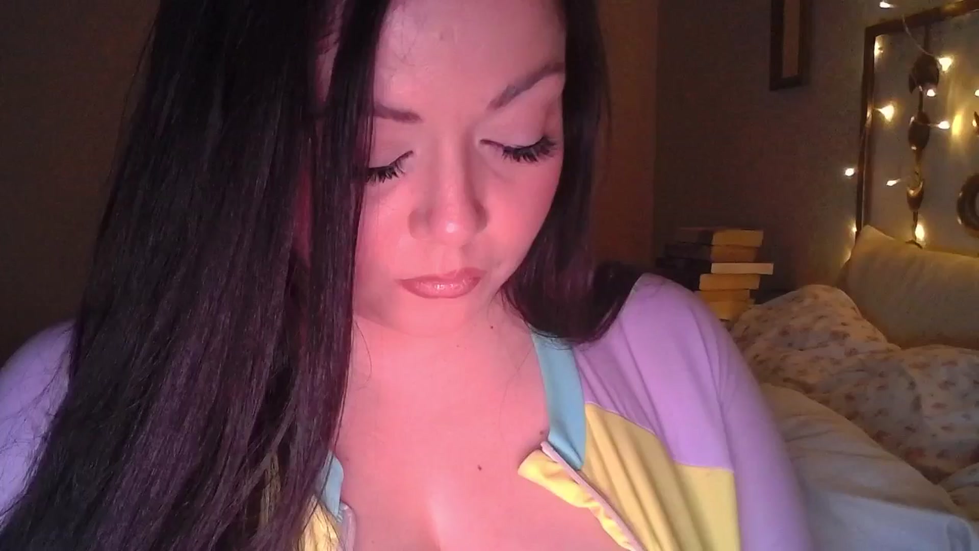 Gallery image thumbnail from TitsMcgeee's myfreecams stream on, 04/21/2024, 02:53 image 12 of 20